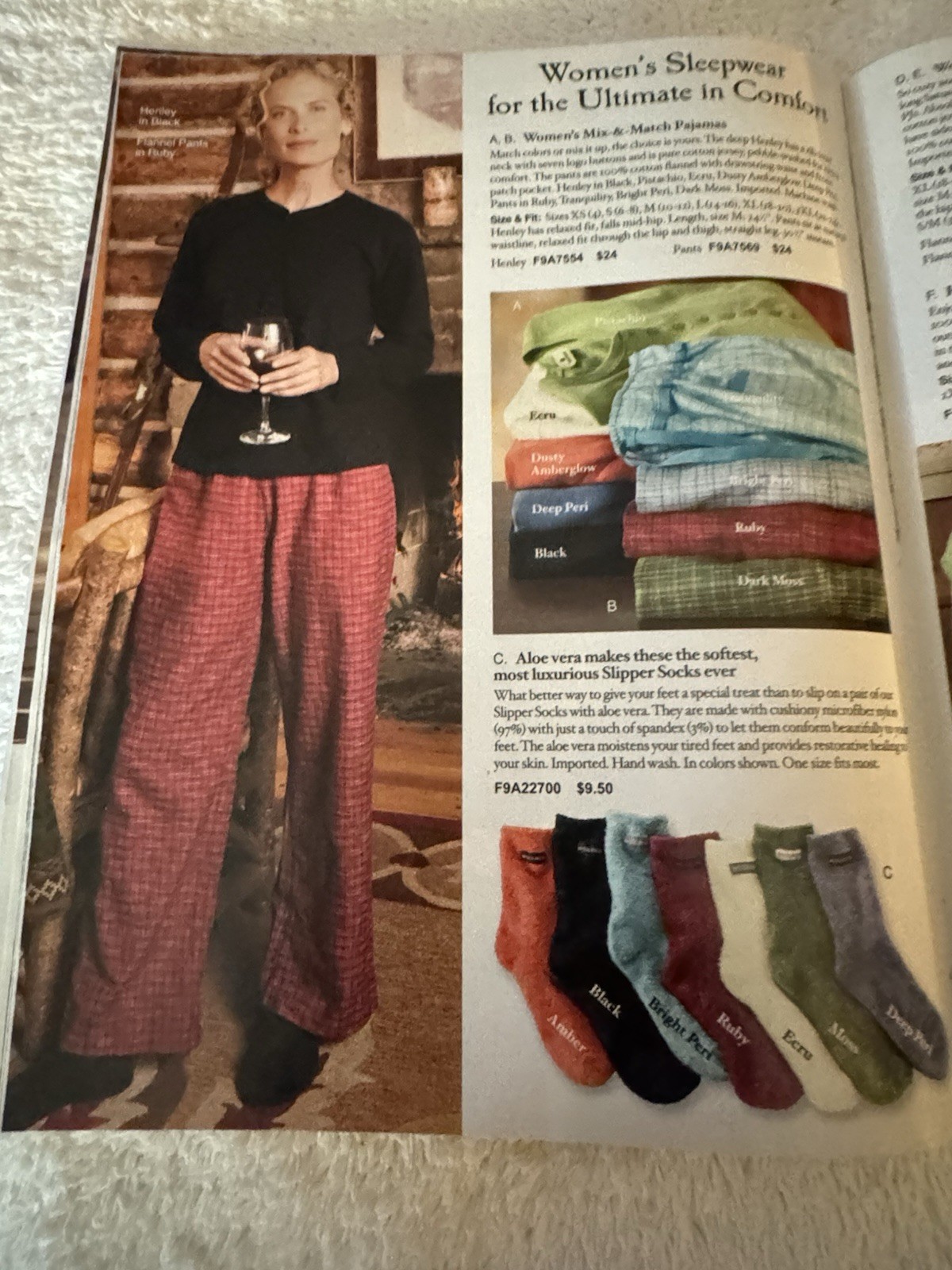 WOOLRICH Catalog Late Fall 2009 Men & Women Apparel 56 Pages EXCELLENT Condition