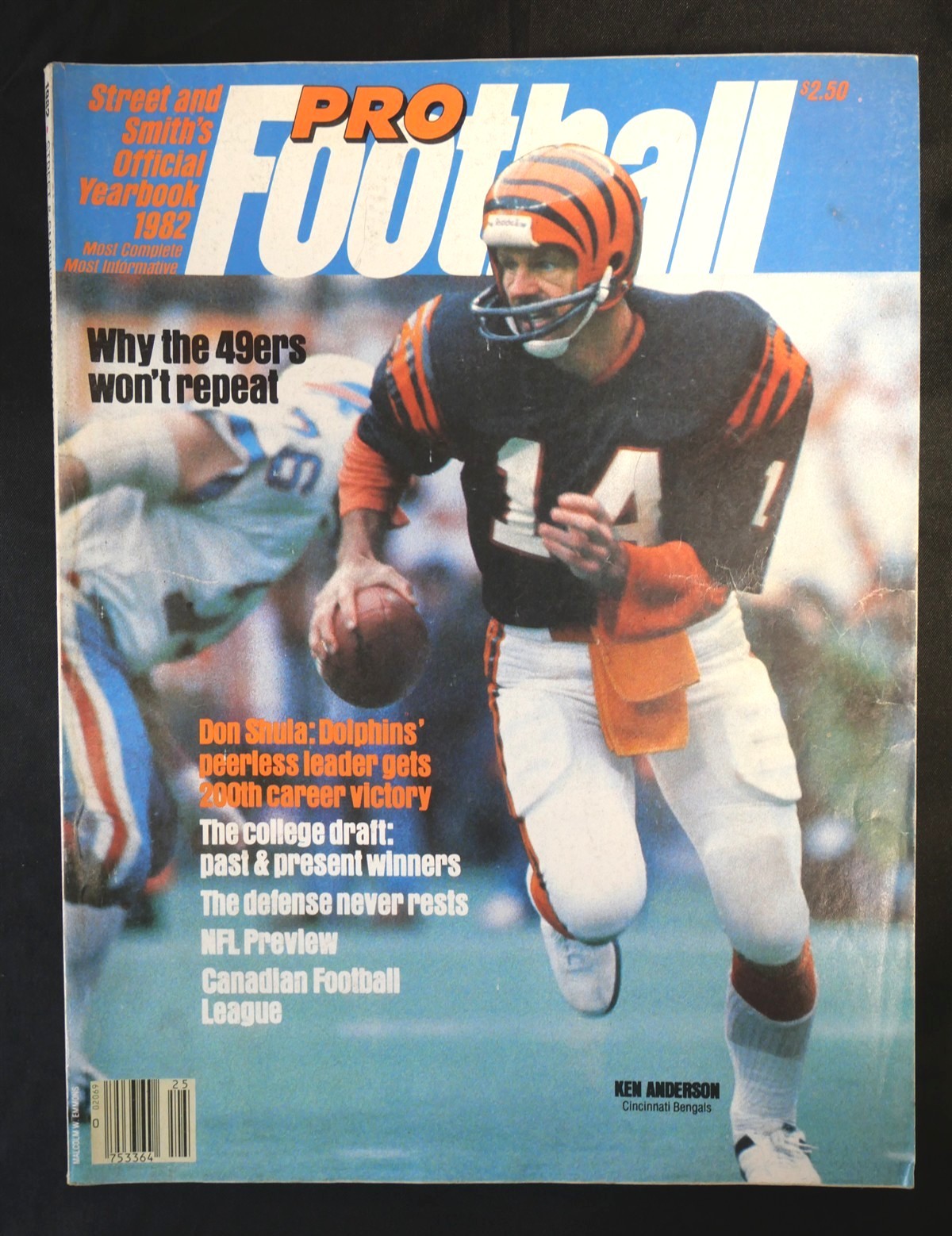 1982 Street & Smith’s PRO NFL FOOTBALL Annual YEARBOOK Ken Anderson Cover