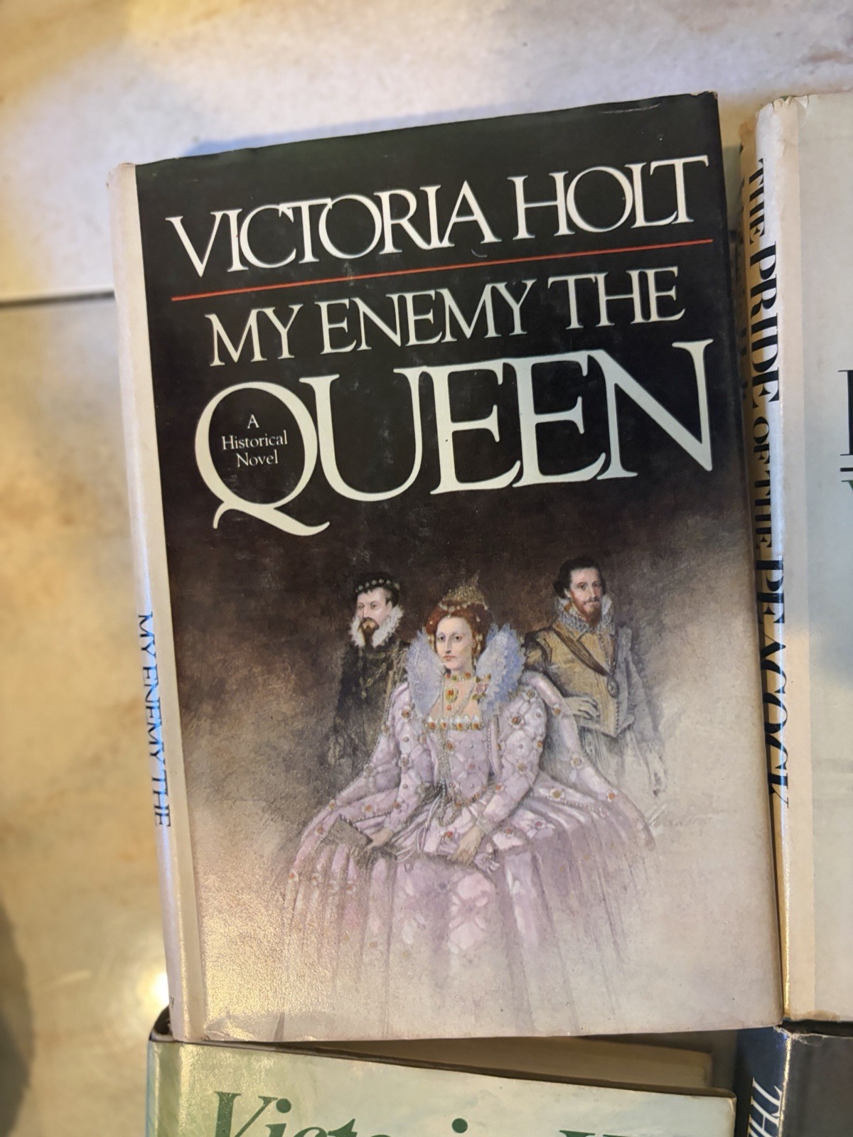 Lot 9 Victoria Holt Romance Mystery HCDJ