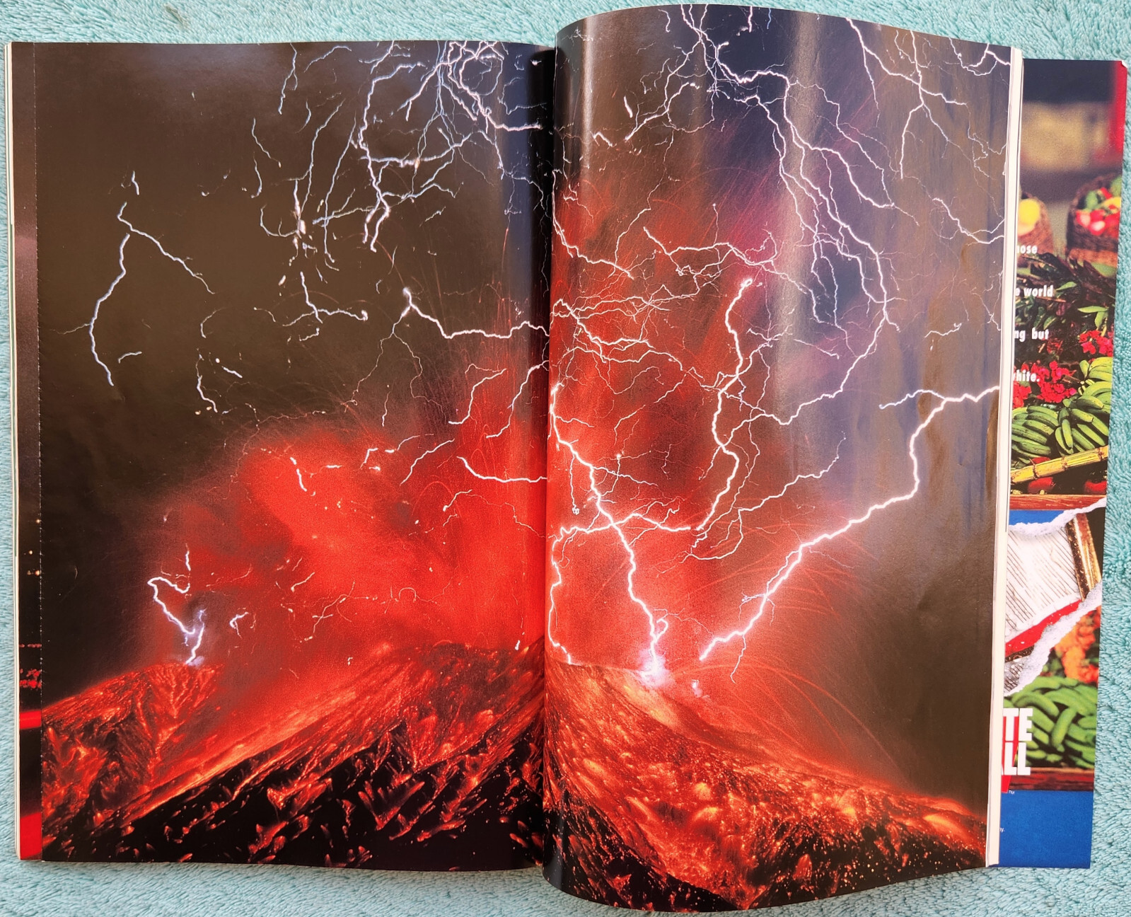 1993 National Geographic Complete Issue 138 Pages – Lightning