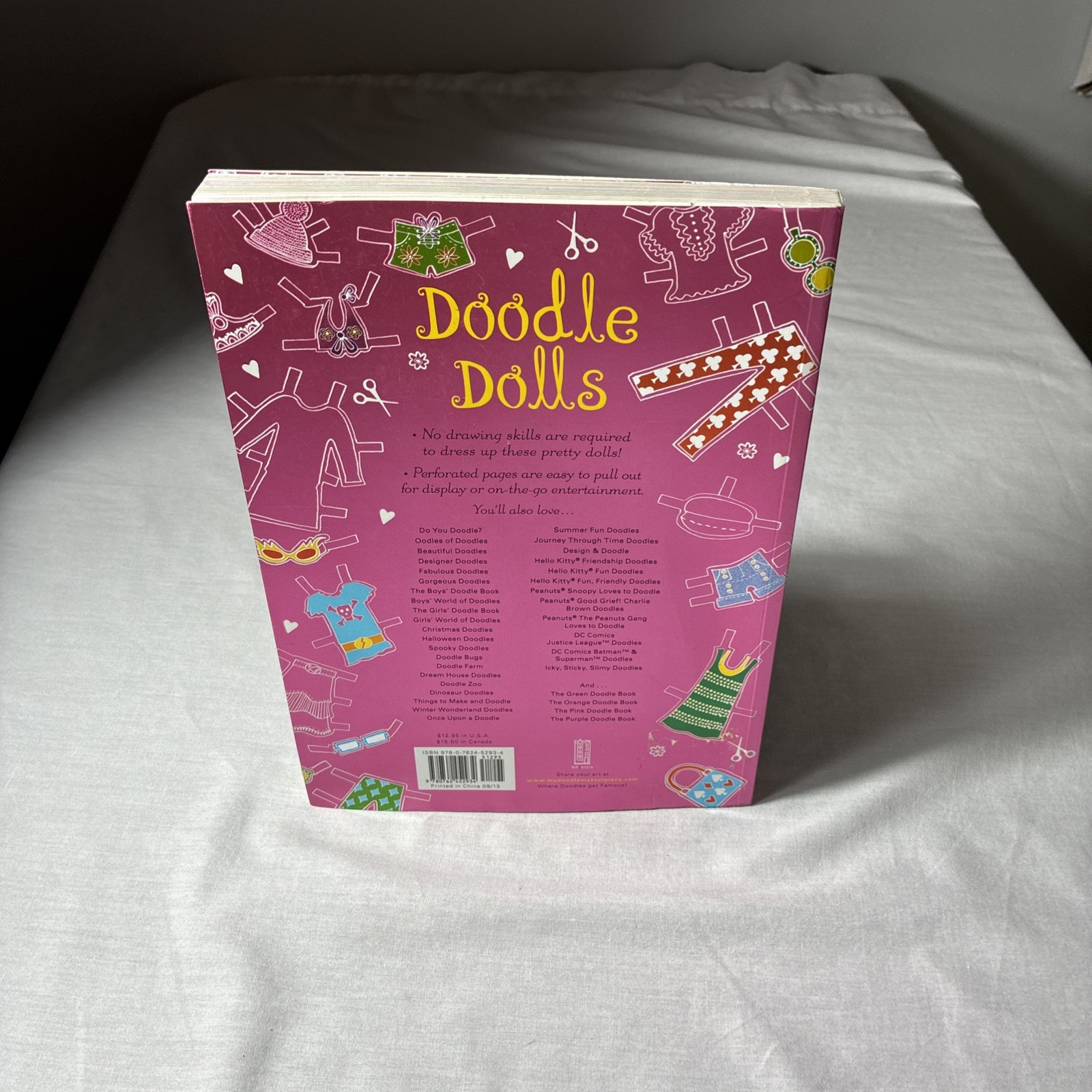 PDoodle Dolls 300 Outfits to Cut Out and Design Paper Doll Book Never Used