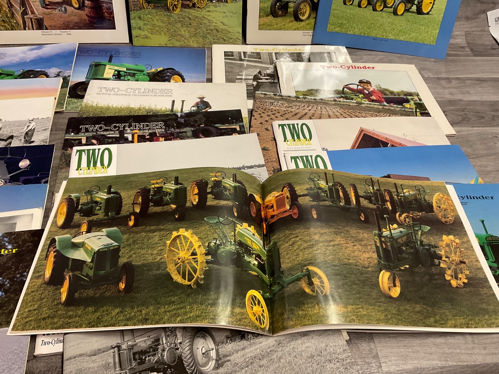 Two-Cylinder Magazine John Deere Tractor Multi Year Lot 25 Total Vintage