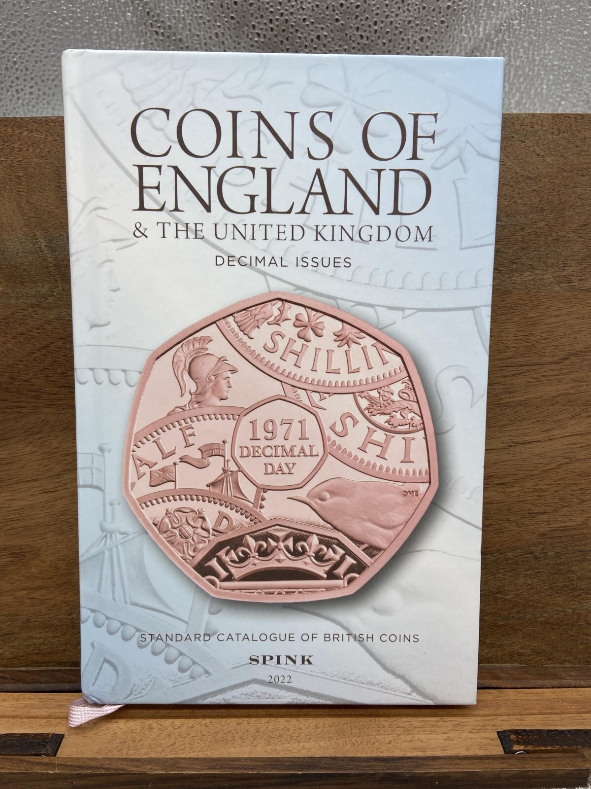 Coins of England and the United Kingdom 2022: Decimal Issues [Hardcover] Emma H