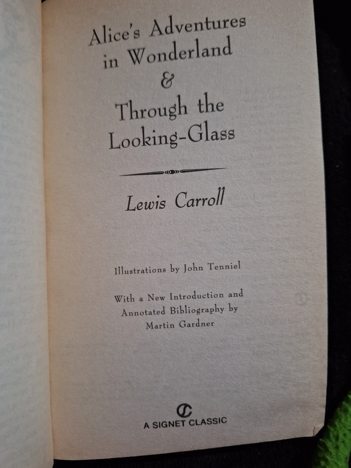 Book~Alice’s Adventure In Wonderland & Through The Looking Glass~Lewis Carroll