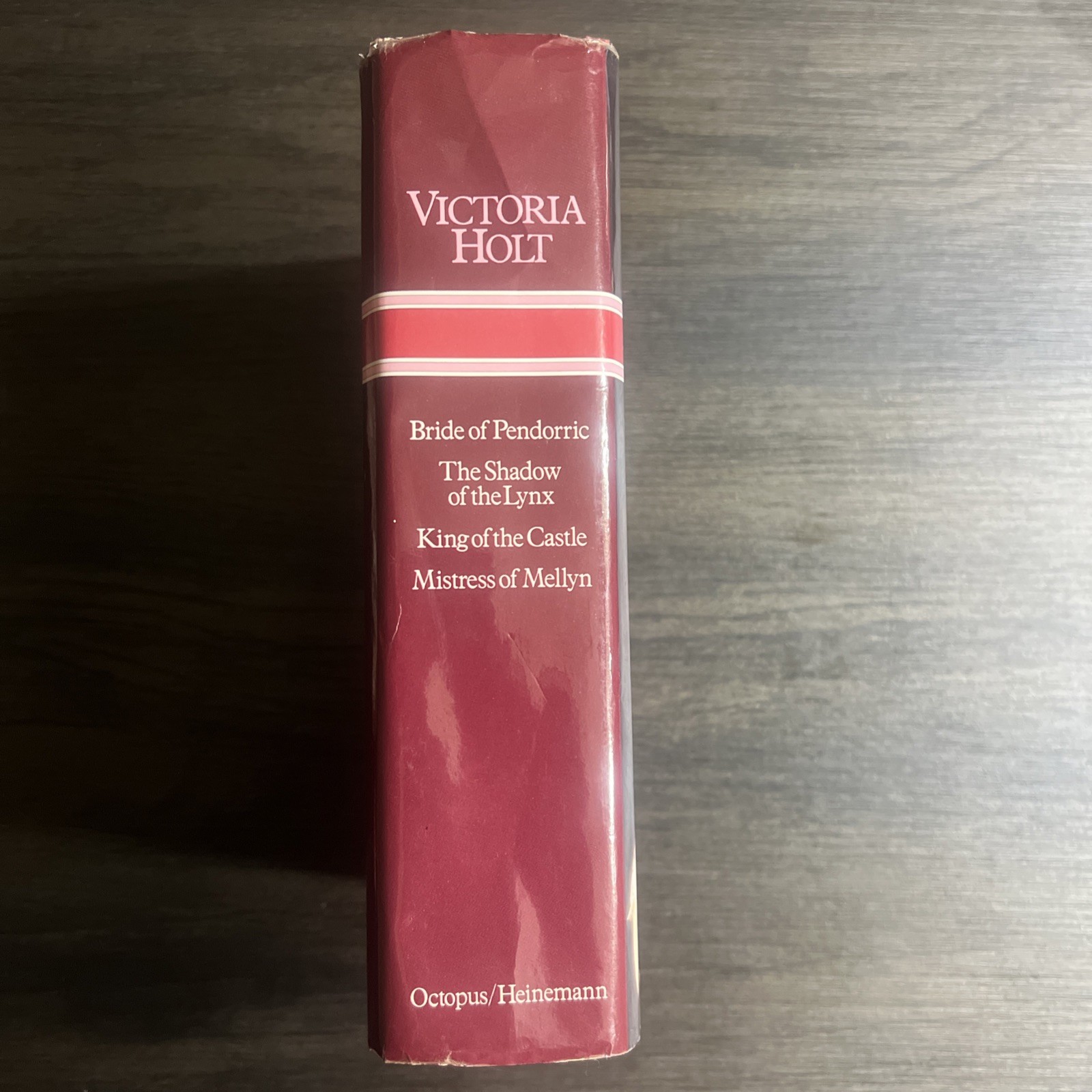 Victoria Holt 1987 HCDJ; 4 Books in 1 Historical Gothic Romances BCE Good