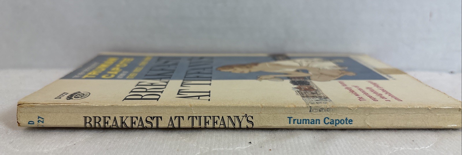 Breakfast at Tiffany’s – Truman Capote (1959 1st Signet pb #D1727) New American