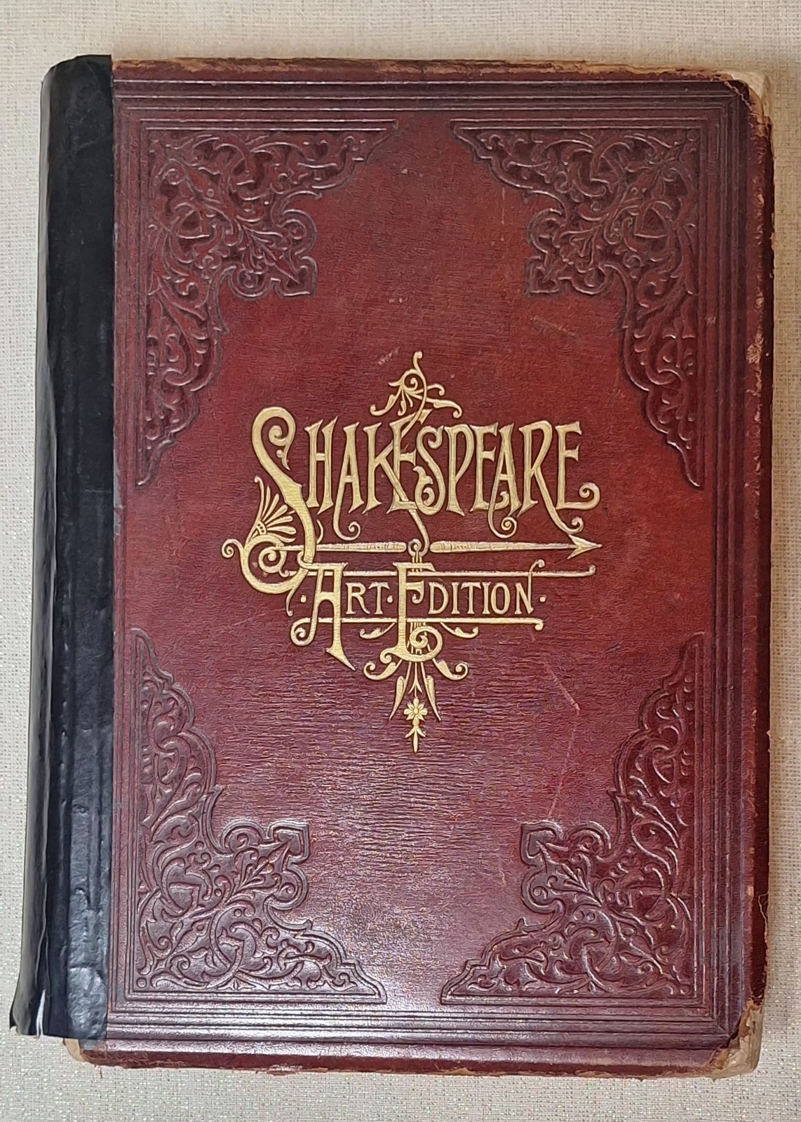 Antique Shakespeare Art Edition 1889 Decorative Debossed Gold Gilt Cover, Edges