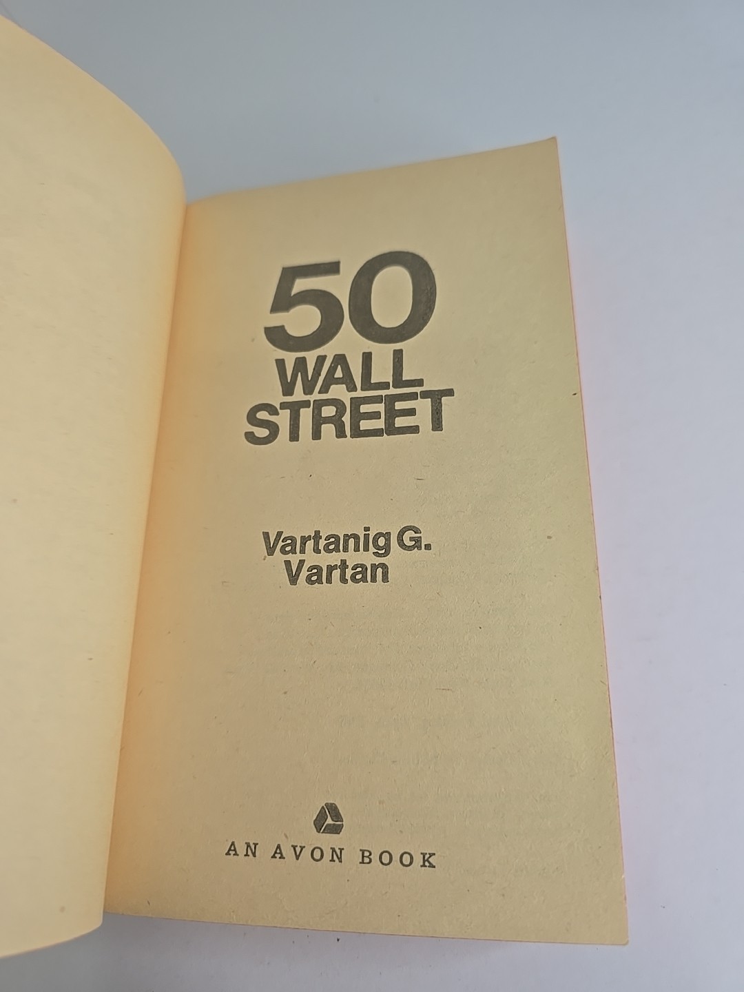 50 Wall Street by Vartanig G. Vartan (1969 Avon W140) Vintage Business Pulp…