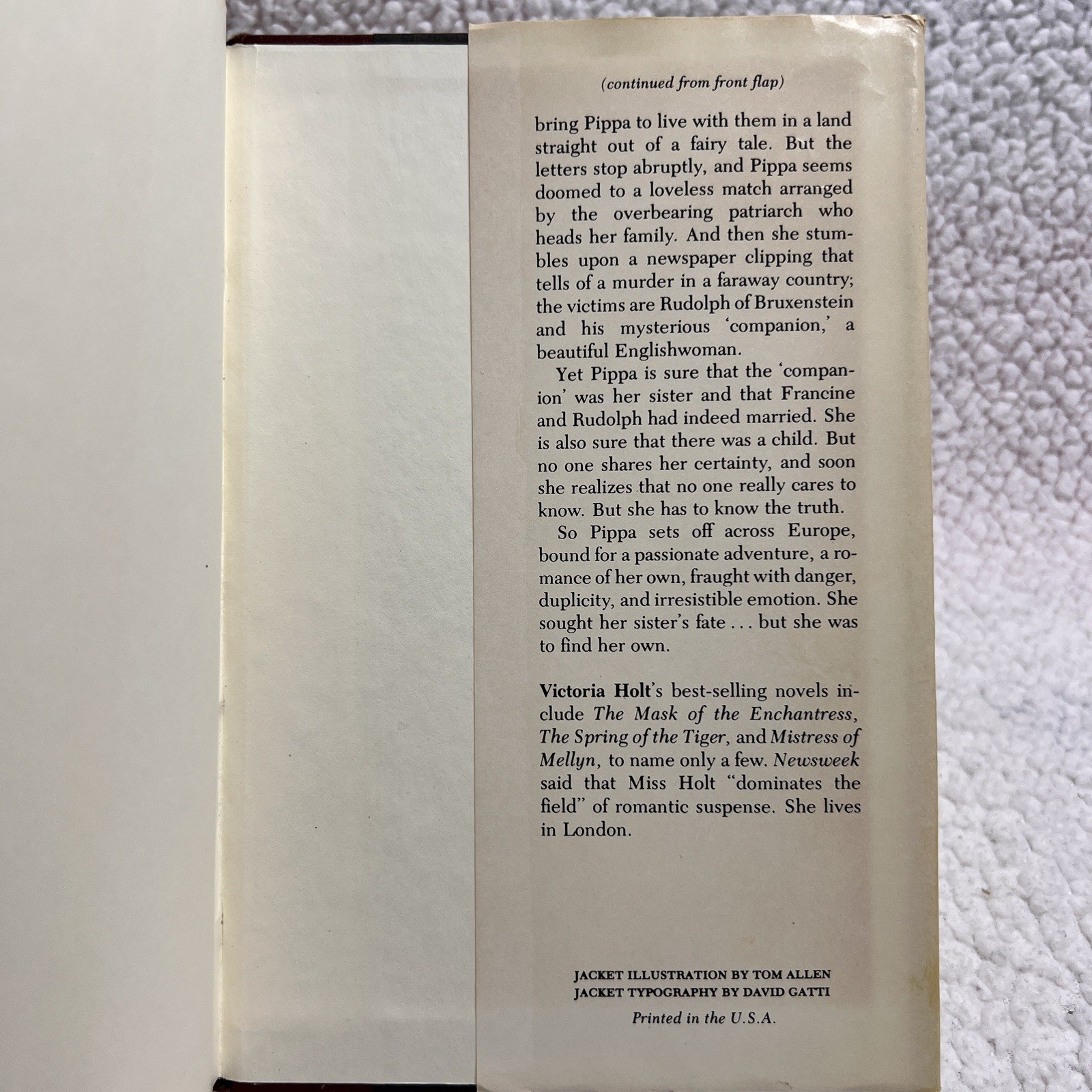 The Judas Kiss Hardcover Victoria Holt Historical Romance Gothic Suspense VTG