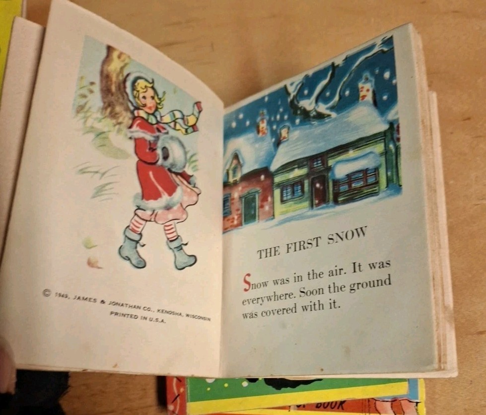 ANTQ Tom Thumb Books Rand McNally Lot 1943 1949 Nursery Rhymes Linen Dog Hankies