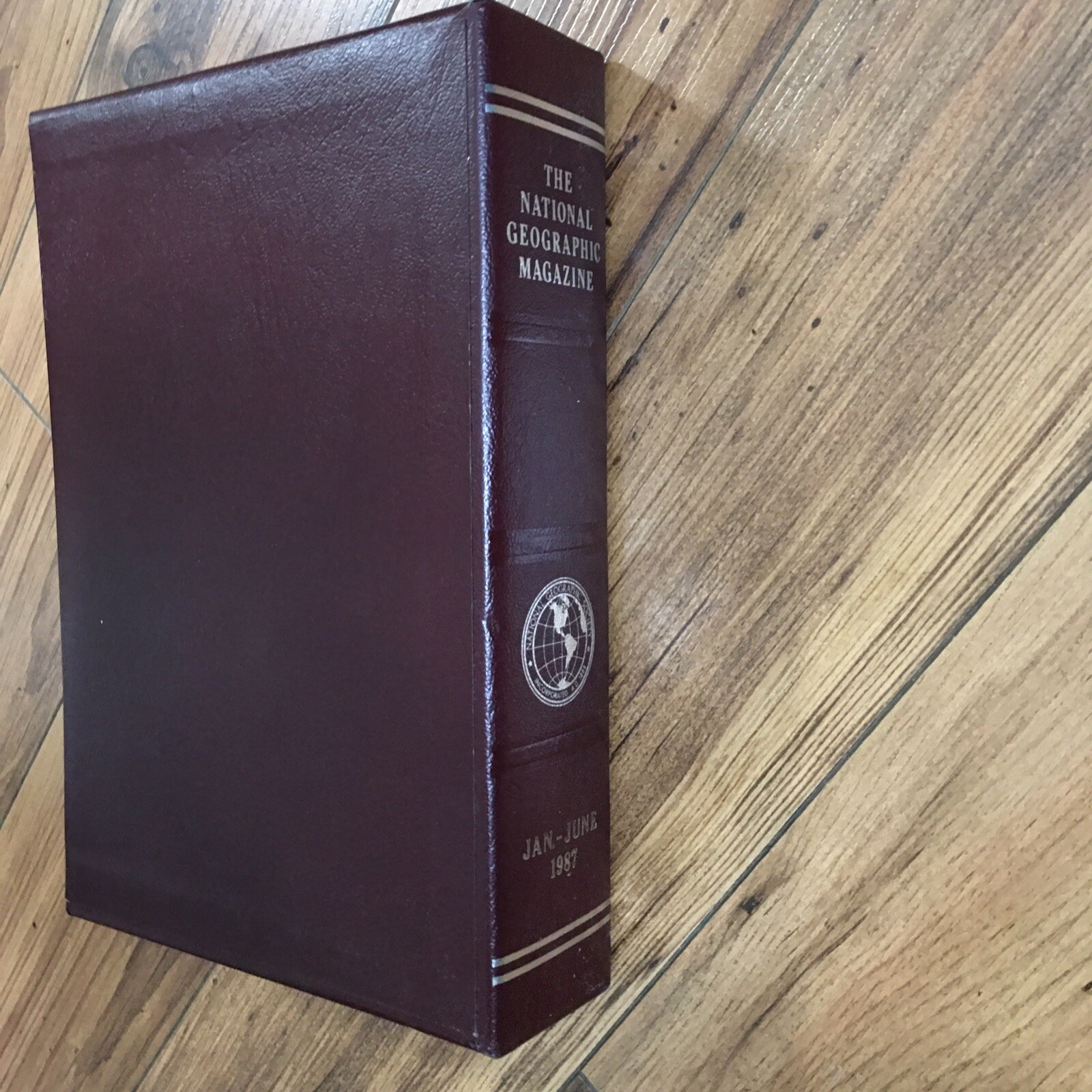 NATIONAL GEOGRAPHIC FAUX LEATHER BOUND SLIP CASE January-June 1987