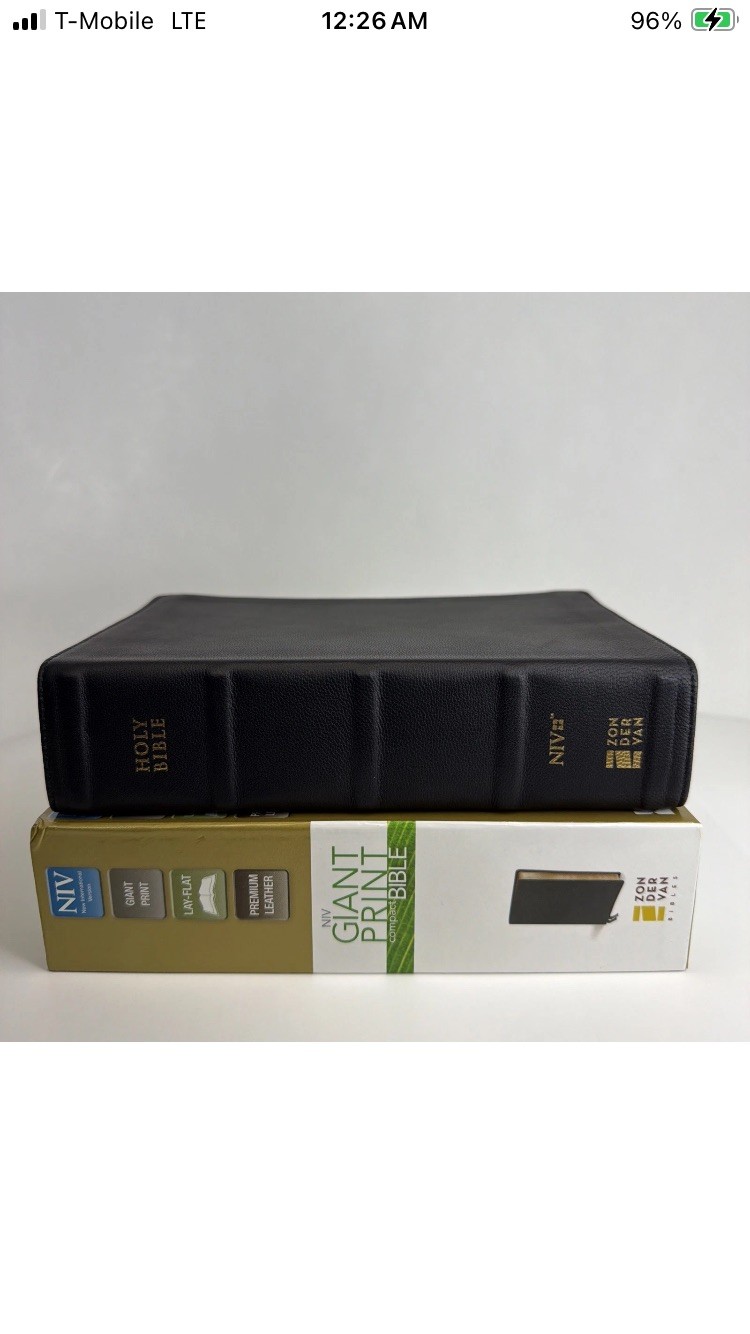 NIV, Giant Print Compact Bible, Giant Print, Premium Leather, Black – Excellent