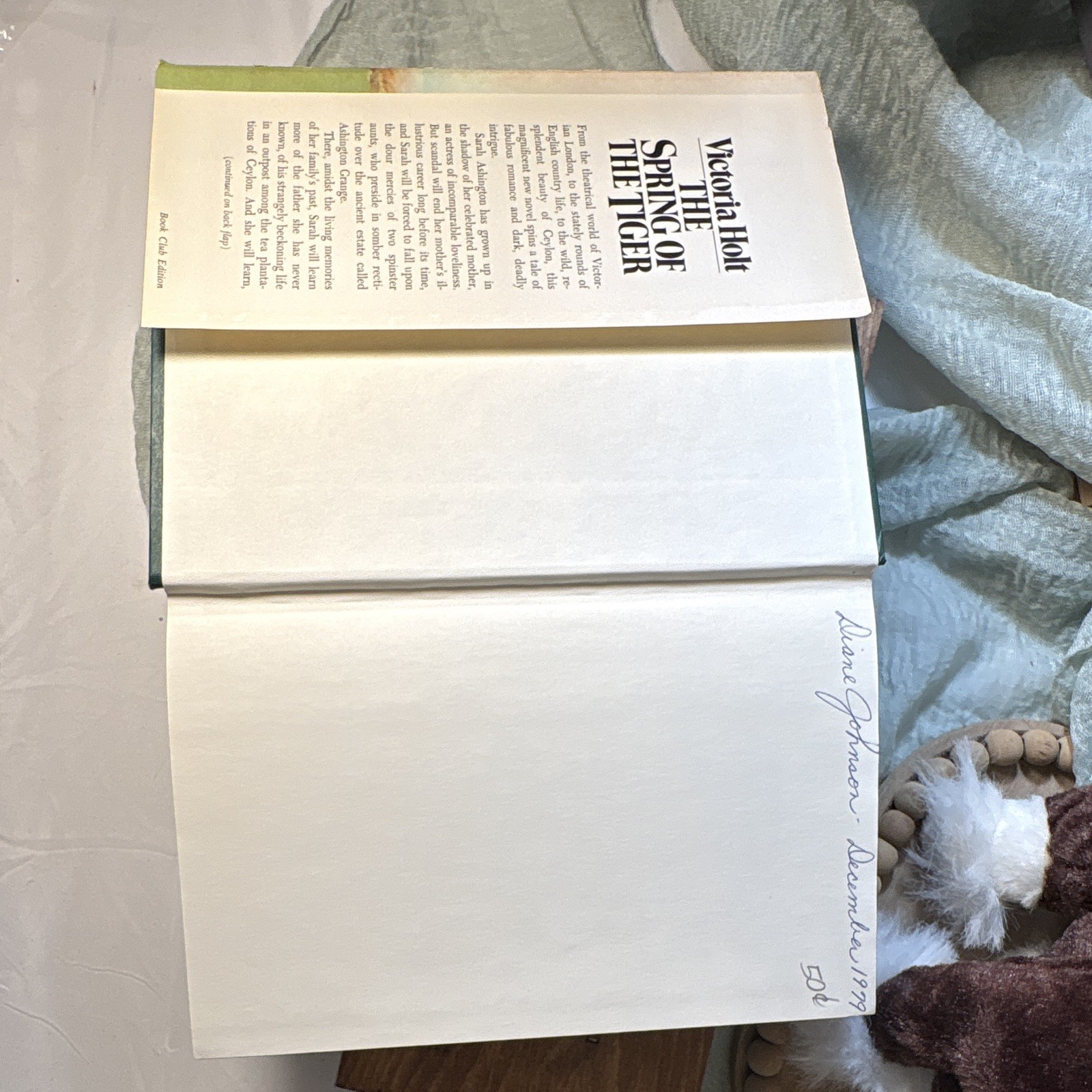 Victoria Holt The Spring of the Tiger HC DJ BCE 1979 Inscribed