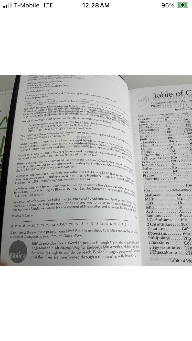 NIV, Giant Print Compact Bible, Giant Print, Premium Leather, Black – Excellent