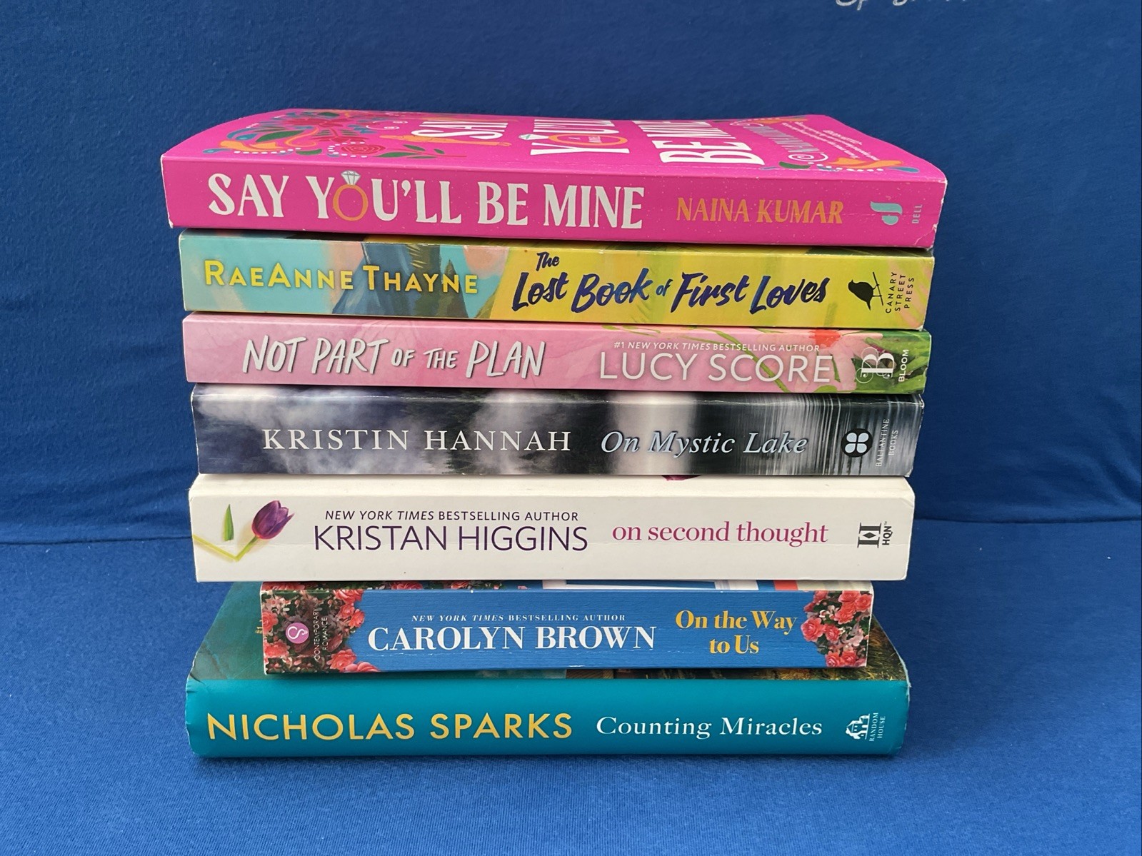 Lot of 7 – Romance by Nicholas Sparks, Lucy Score, Kirsten Hannah and Others