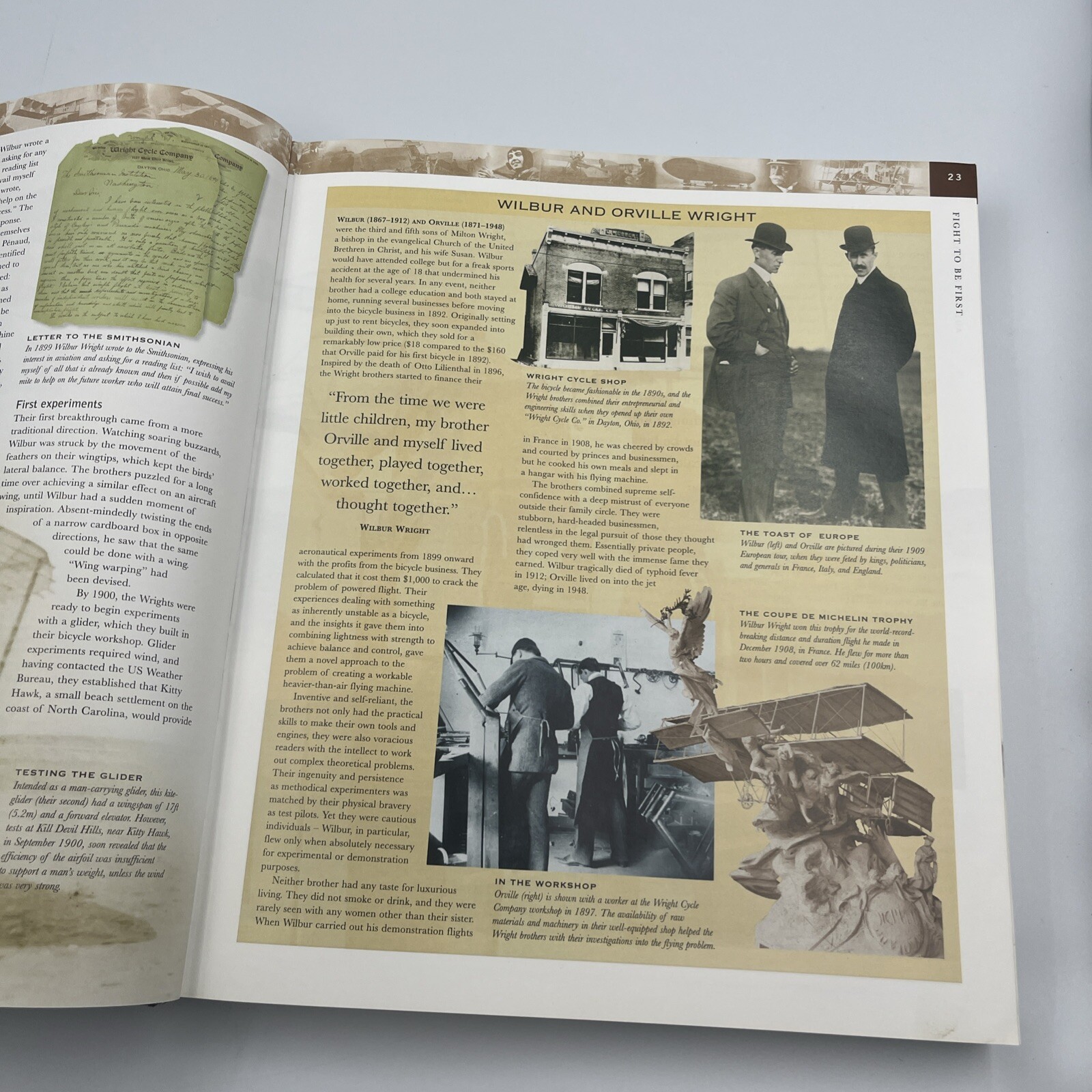 FLIGHT: 100 Years of Aviation, Smithsonian Museum, 2009 Covent, 440 Pages, EH1
