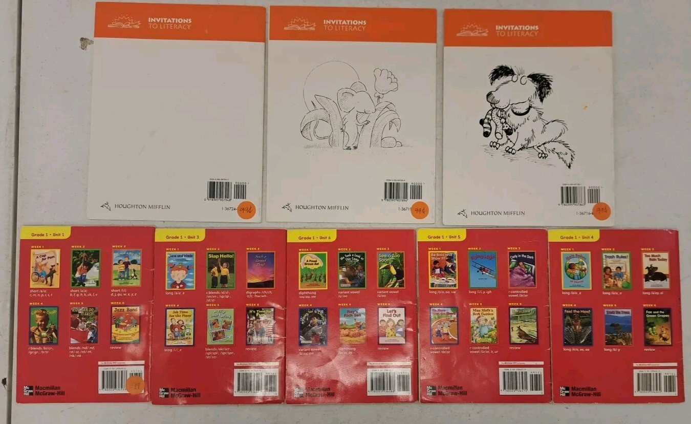 Lot Of 8 Booklets for Early Reading Decodable Readers / Phonics Bookshelf