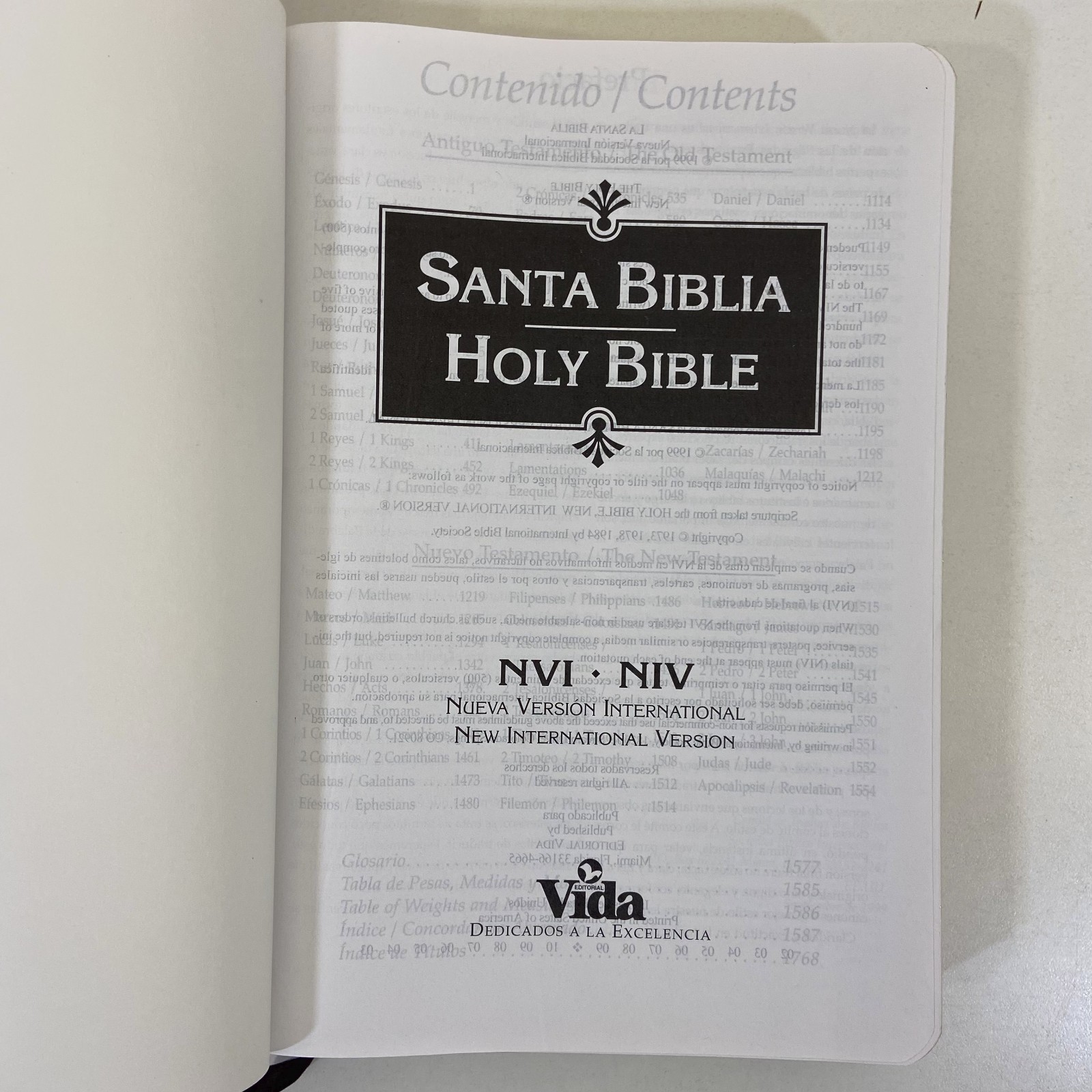 Bilingual Edition Santa Biblia NVI Holy Bible NIV 1999 Zondervan Vida Publishers