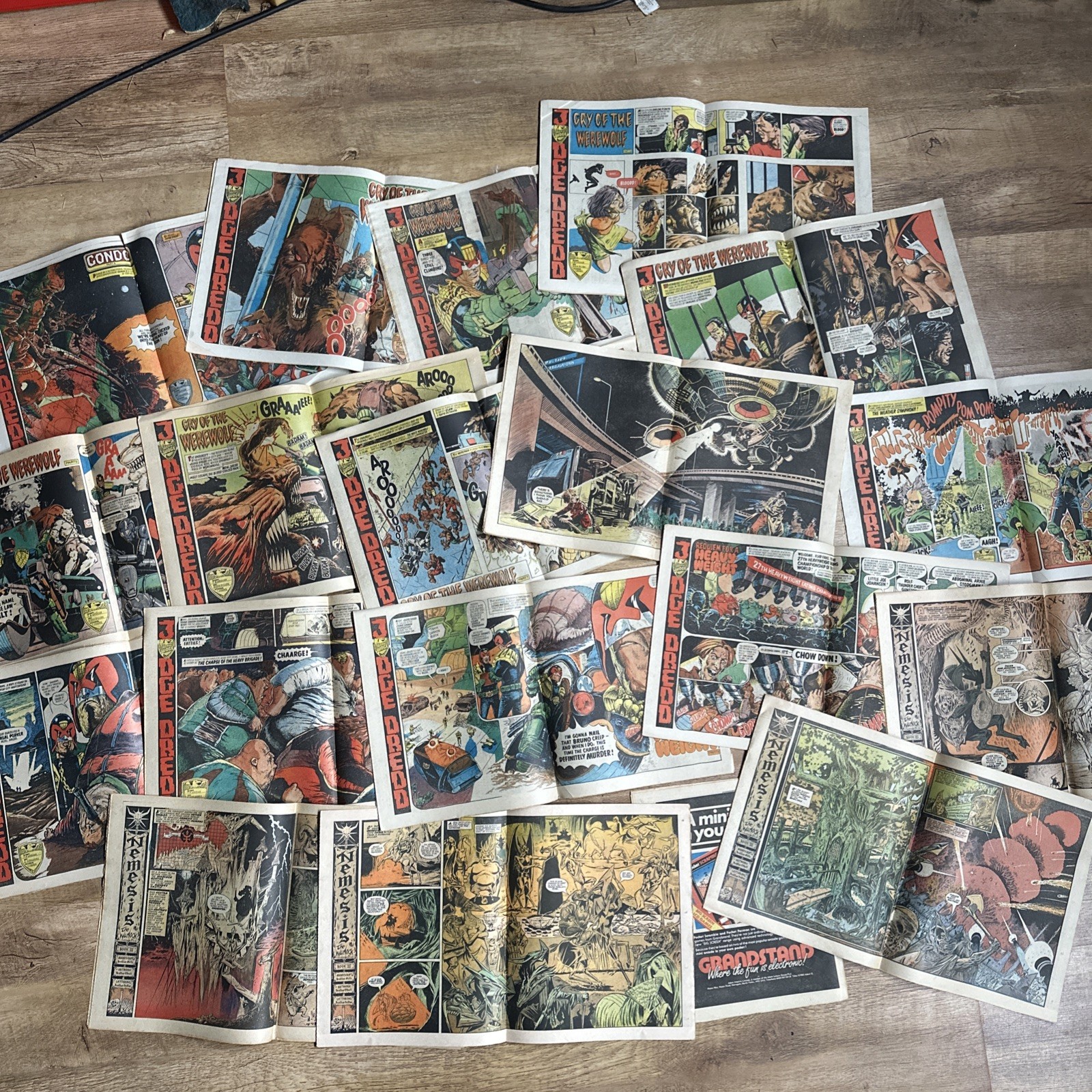 2000AD Progs Judge Dredd issues 321 – 339 job lot