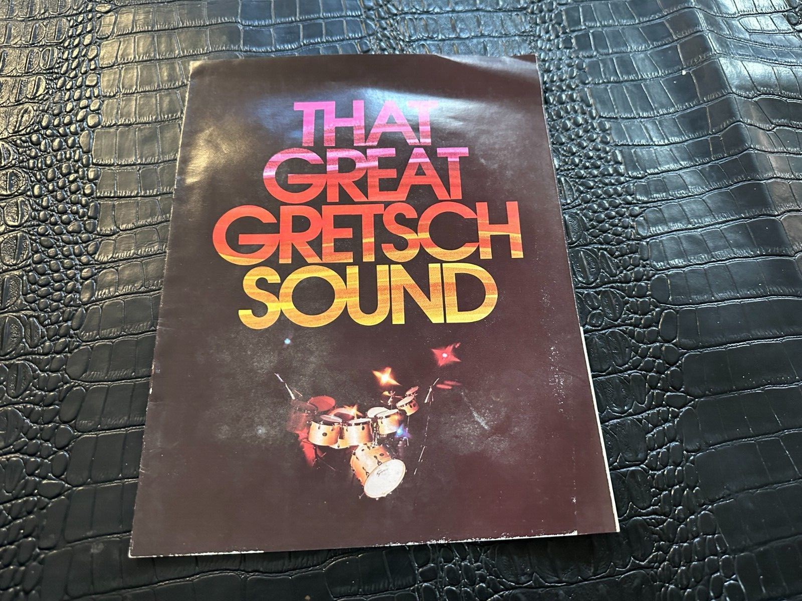 VINTAGE MUSICAL INSTRUMENT CATALOG #M7733 – 1977 GRETSCH DRUMS
