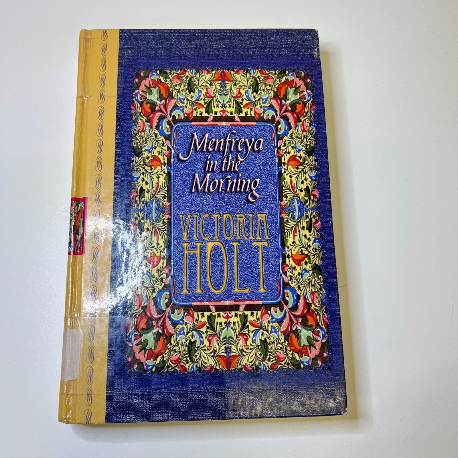 Menfreya in The Morning by Victoria Holt Hardcover Large Print
