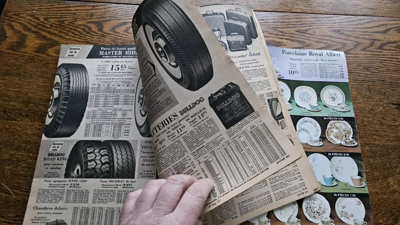 Vintage 1963 Eaton French Catalog 428 pages