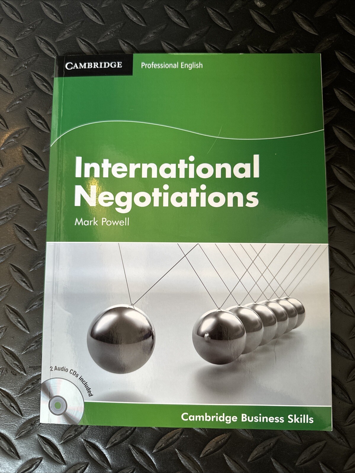 International Negotiations Students Book with Audio CDs (2) (Cambridge