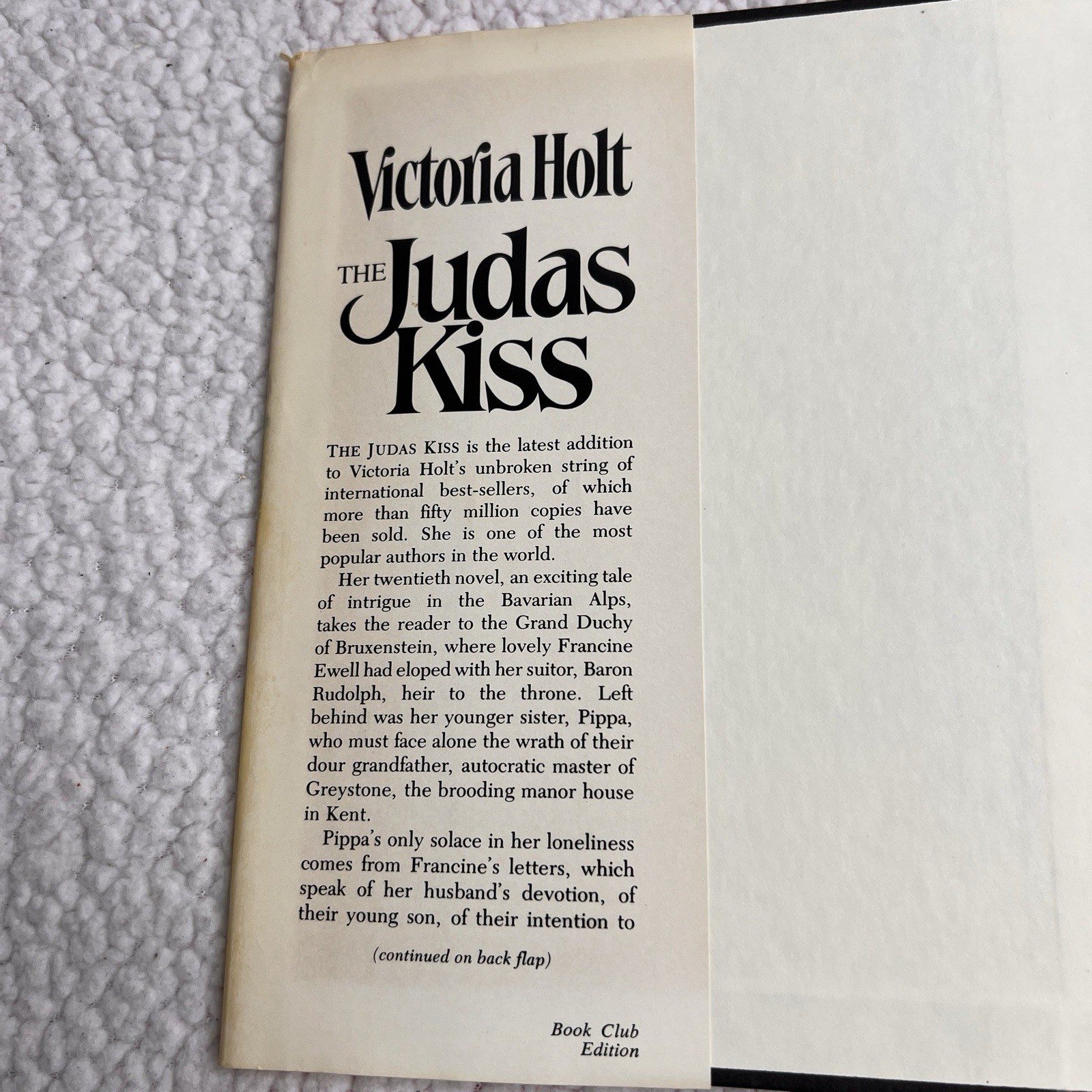 The Judas Kiss Hardcover Victoria Holt Historical Romance Gothic Suspense VTG
