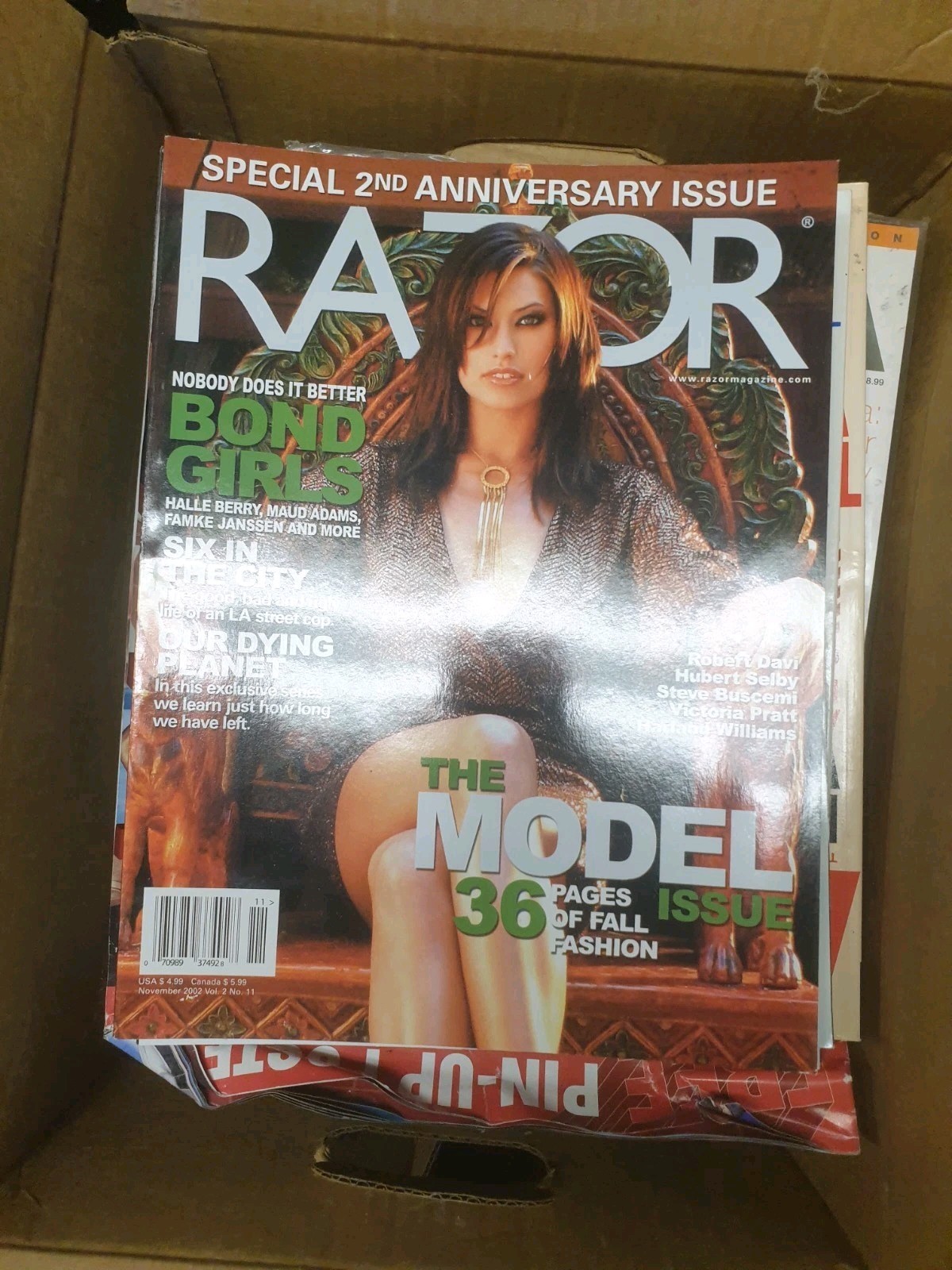 Lot of 8 – Vintage Early 2000’s Razor Style & Substance Men’s Magazine 2002-2005