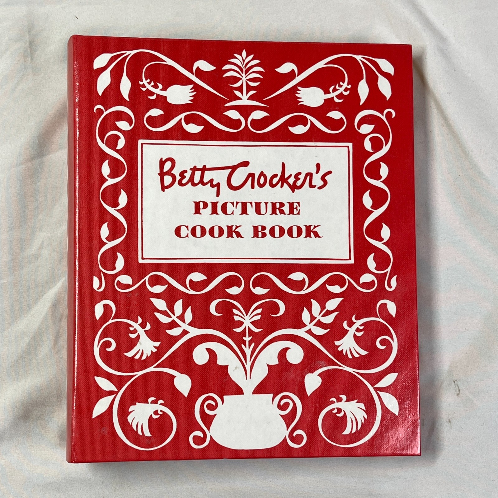 BETTY CROCKER’S Picture Cook Book 1998 Facsimile Ring Binder Cookbook HC Retro