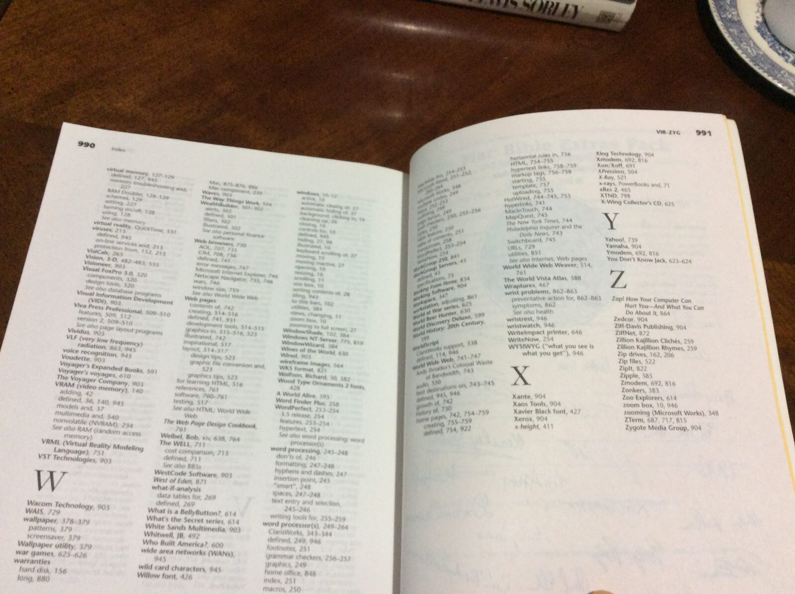 The Macintosh Bible by Jeremy Judson 6th Edition 991 Pages!! (1996, Paperback)