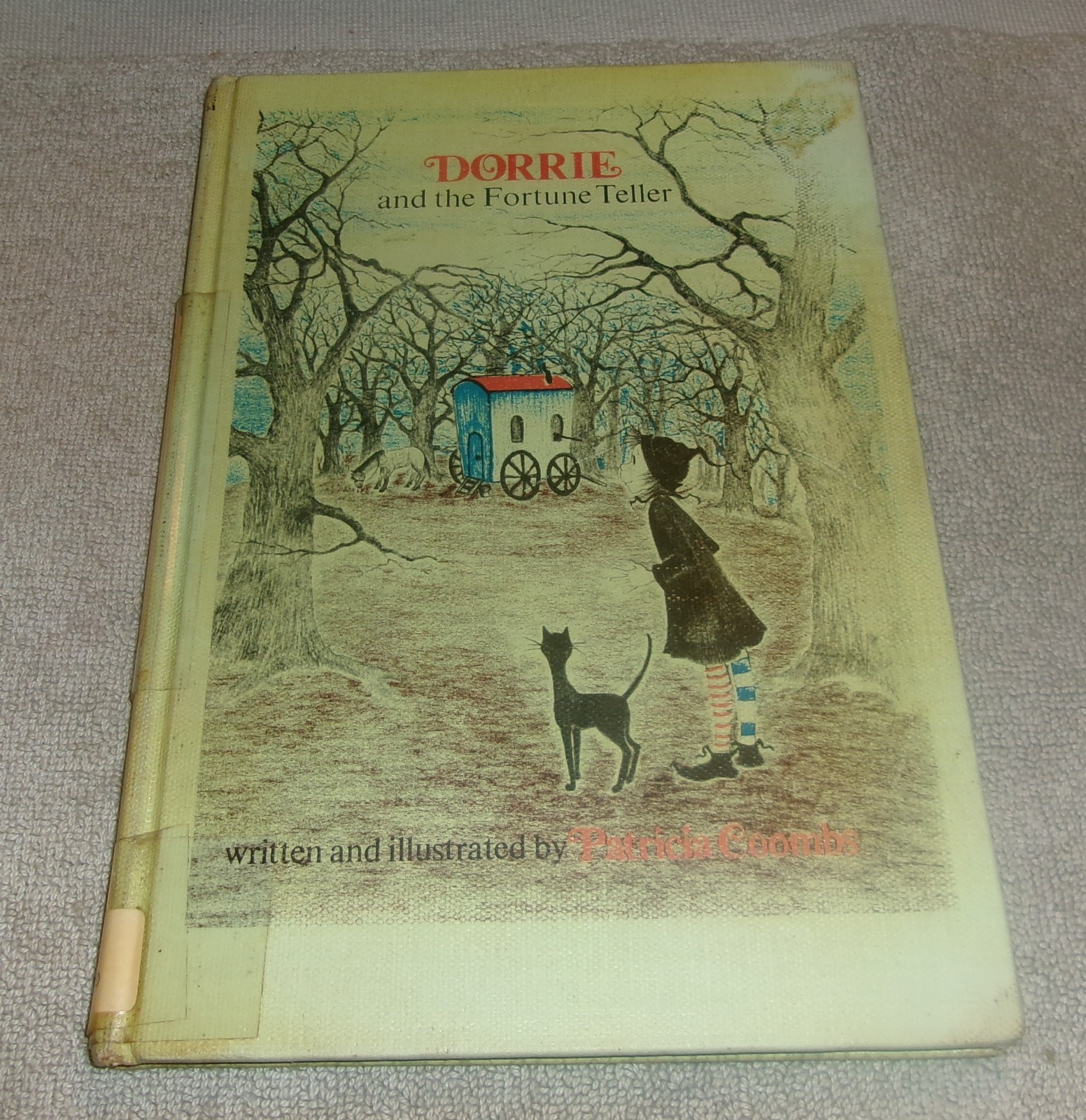 DORRIE AND THE FORTUNE TELLER Story PATRICIA COOMBS Vintage WITCH Book BLACK CAT