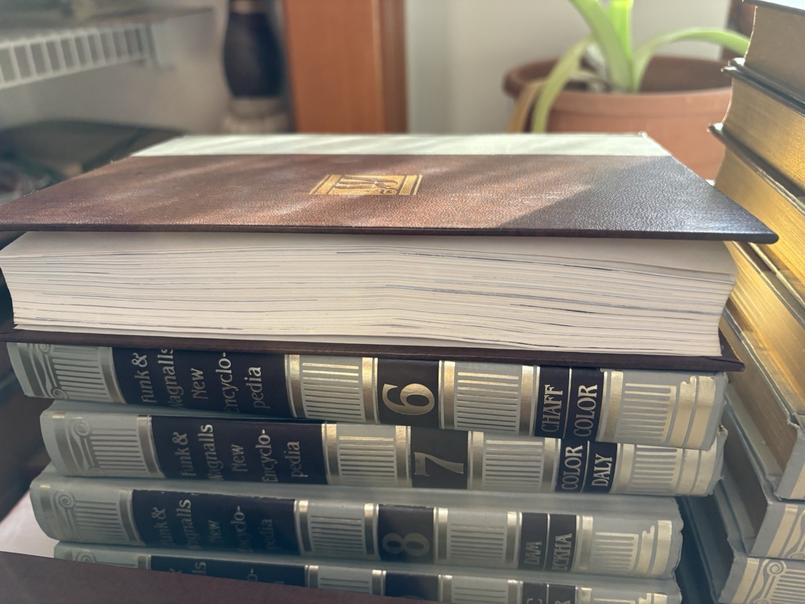 Funk and Wagnalls New Encyclopedia 1980s Complete Set Vol 1-29 & Dictionary 1&2