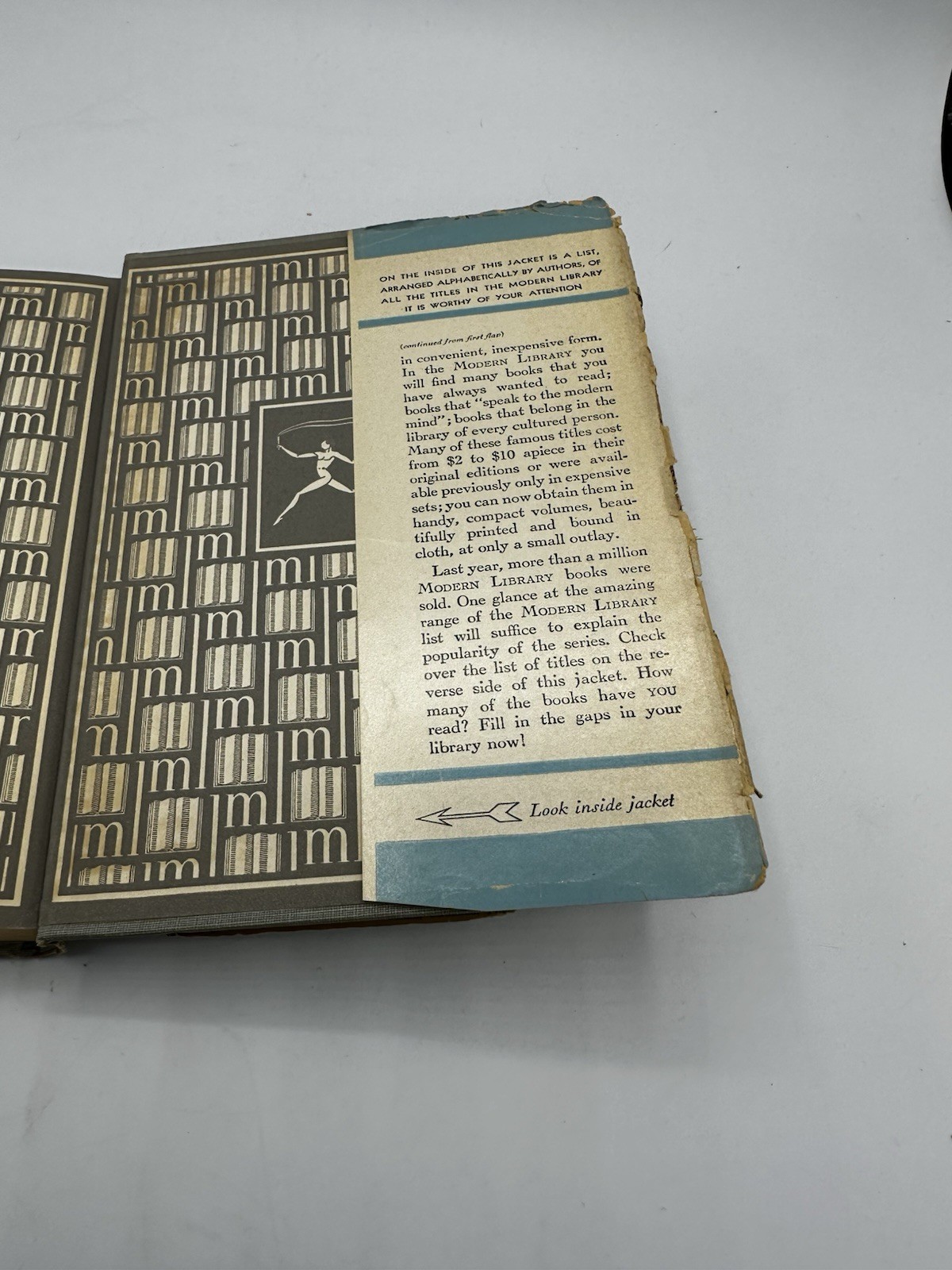 Ernest Hemingway A Farewell to Arms Modern Library HC w/ Dust Jacket