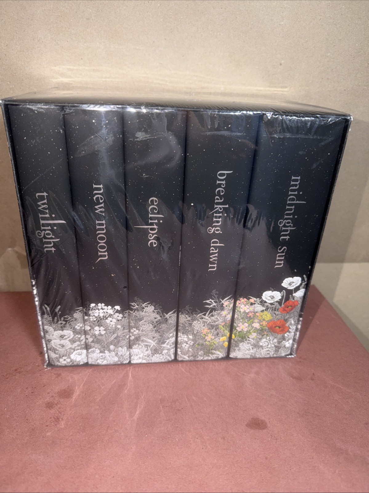 The Twilight Saga Deluxe Hardcover Collection