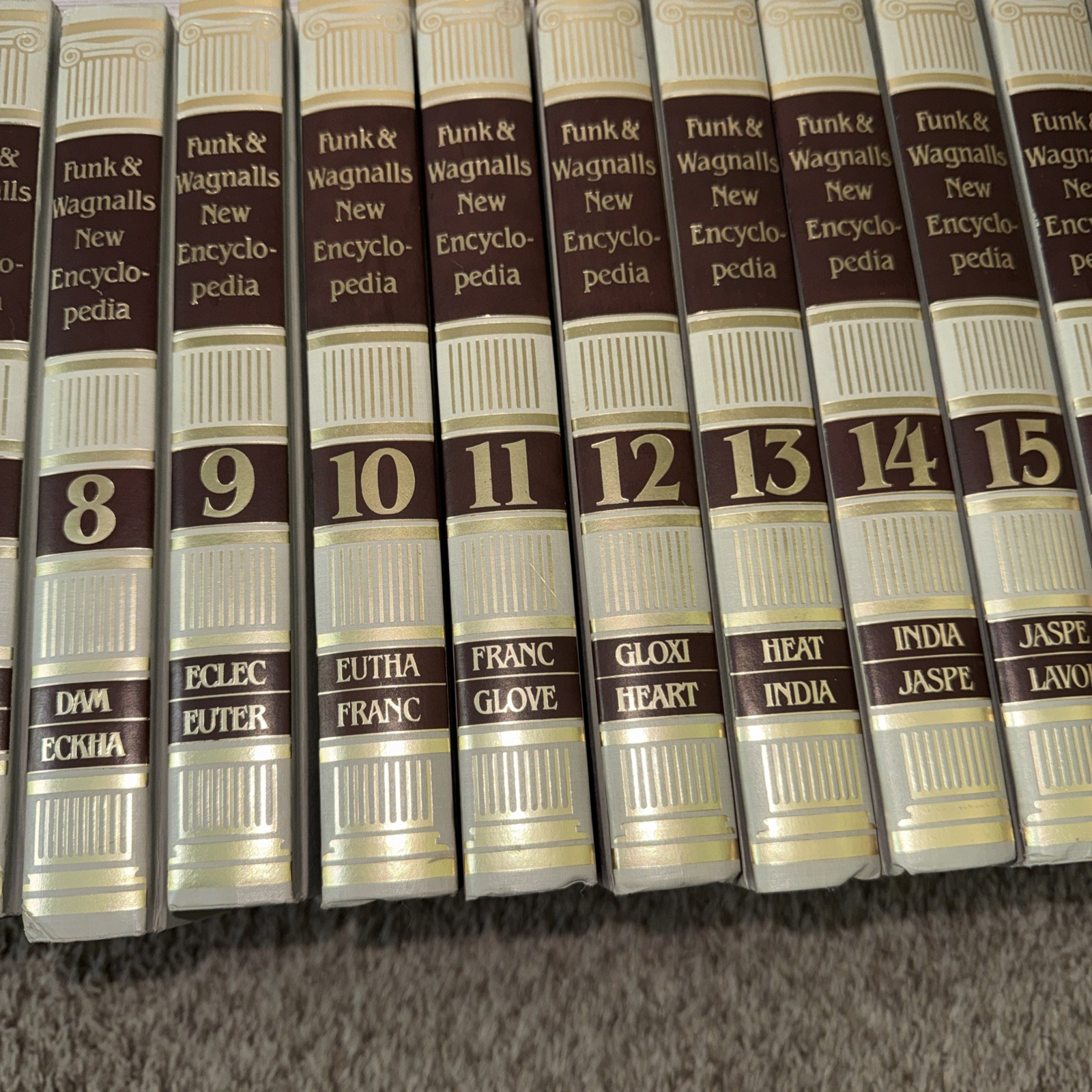 Funk and Wagnalls New Encyclopedia 1983 Hardcover Set of 31 Free Shipping