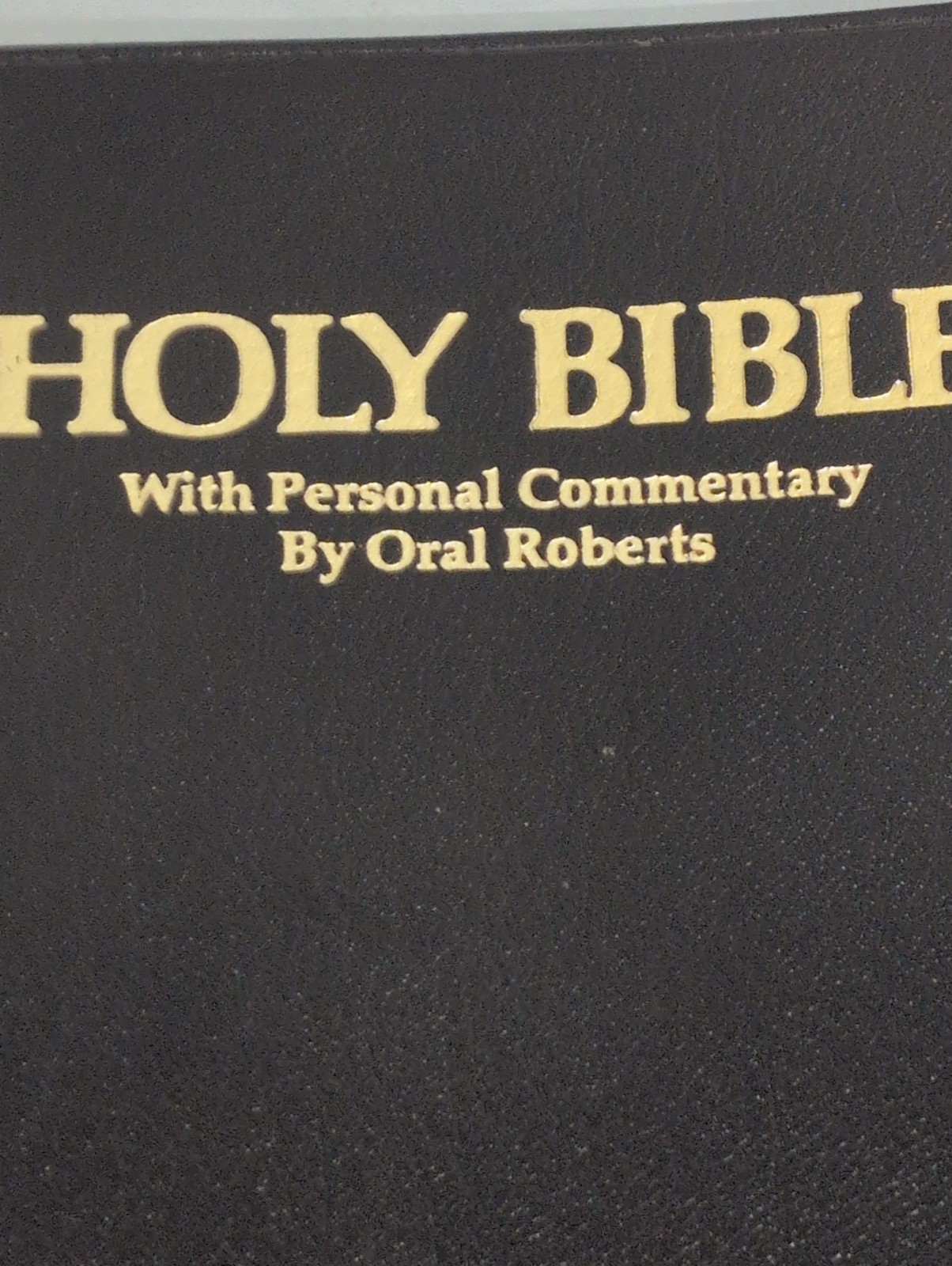 Holy Bible with personal commentary by Oral Roberts 1981 Genuine Leather Concord