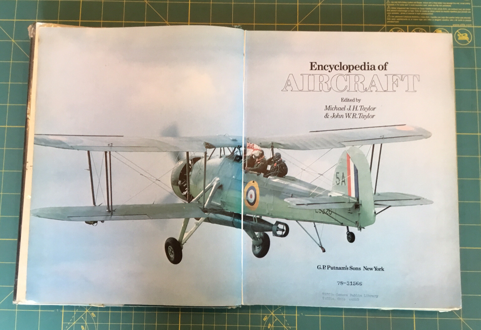 1978 ENCYCLOPEDIA OF AIRCRAFT by Michael Taylor & John Taylor, 254 Pages, RARE