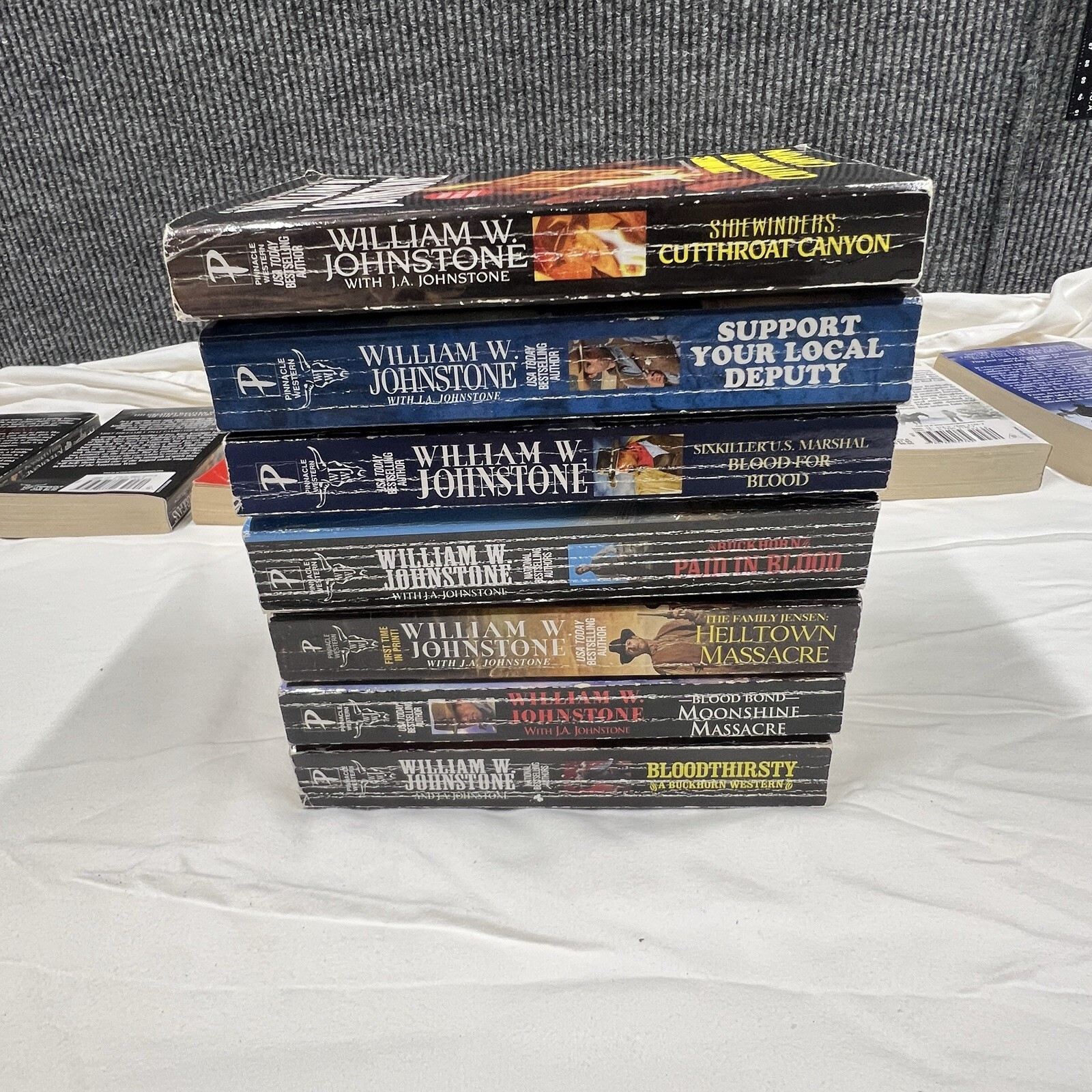 William W. Johnstone Western Paperback Books Multiple Titles Reading Lot Of 20