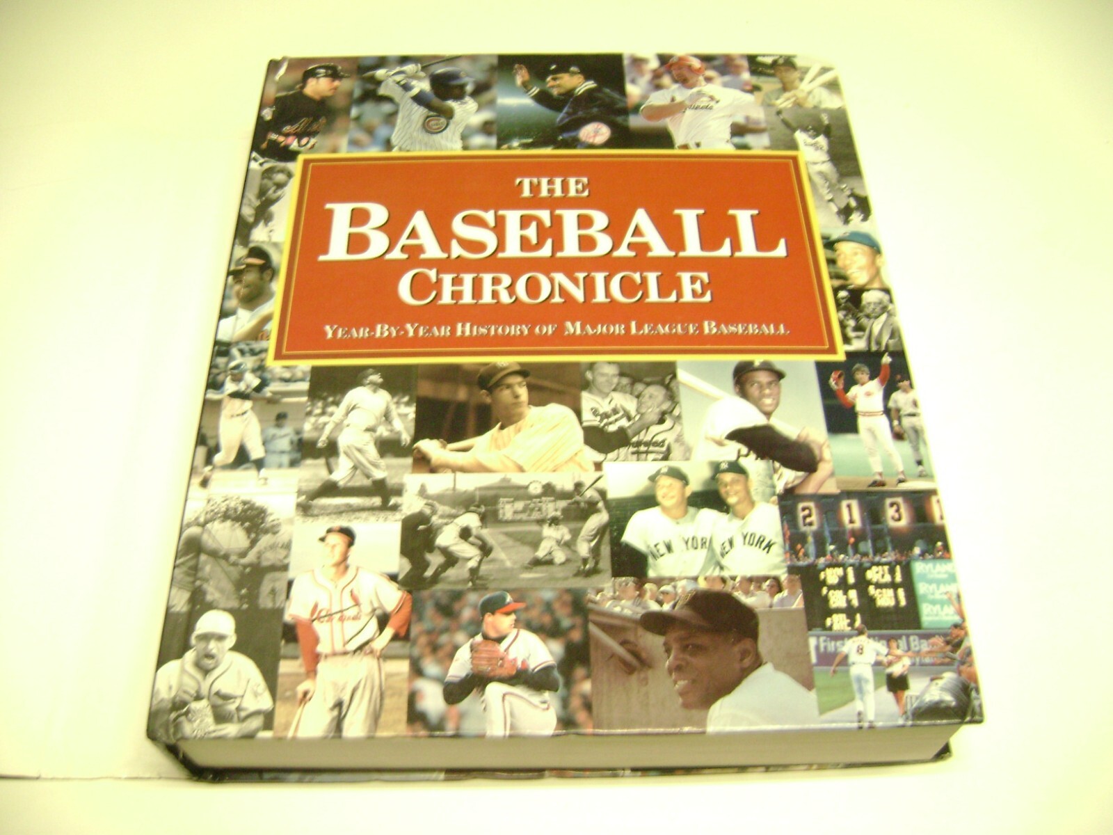 2001 Huge Hardcover Book The BASEBALL CHRONICLE Year By Year History, 656 pages