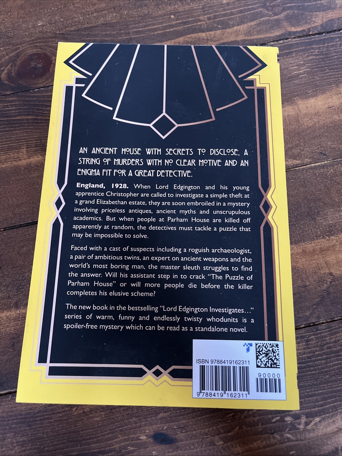 The Puzzle of Parham House: A 1920s Mystery (Lord Edgington Investigates)