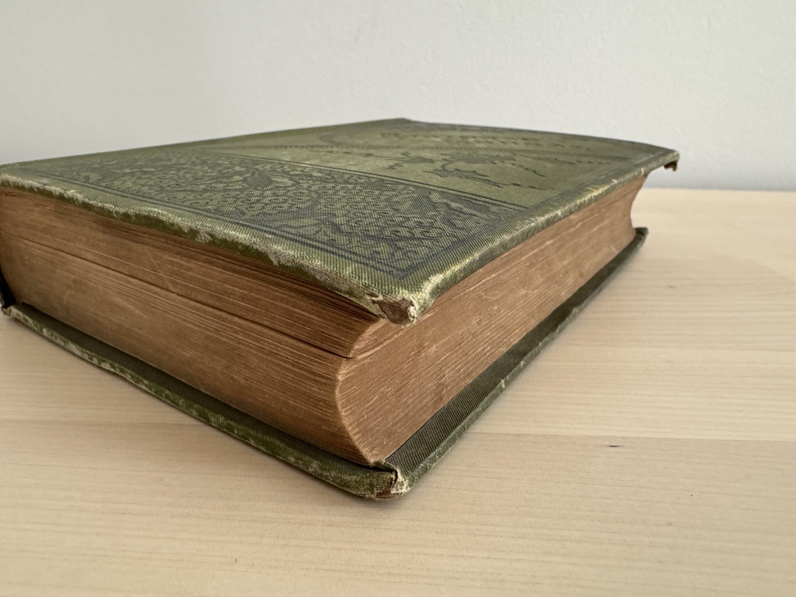 Robinson Crusoe by Daniel DeFoe 1880’s Porter & Coates Antique Hardcover Book