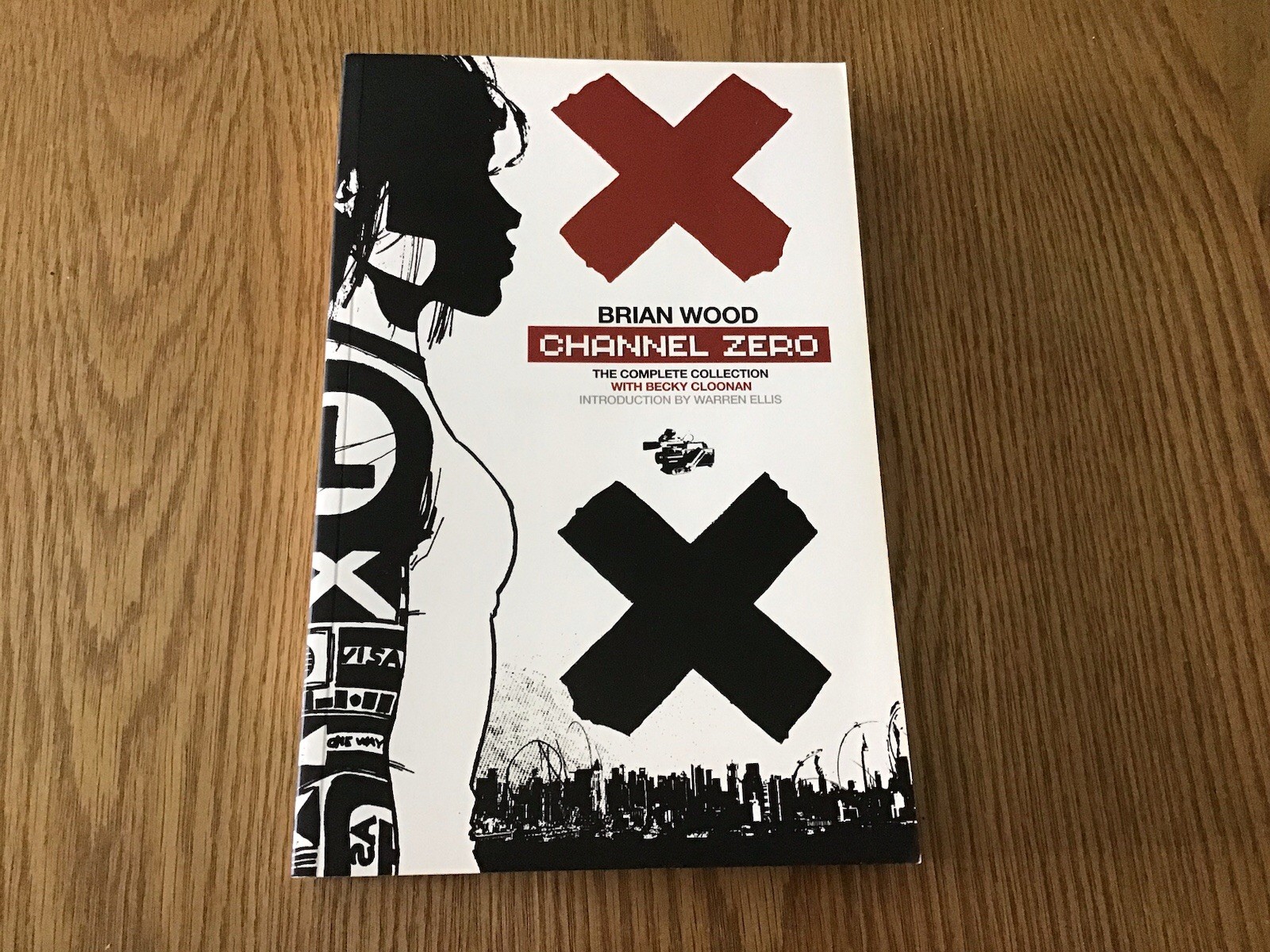 CHANNEL ZERO THE COMPLETE COLLECTION BY BRIAN WOOD & BECKY CLOONAN 296 PAGES!