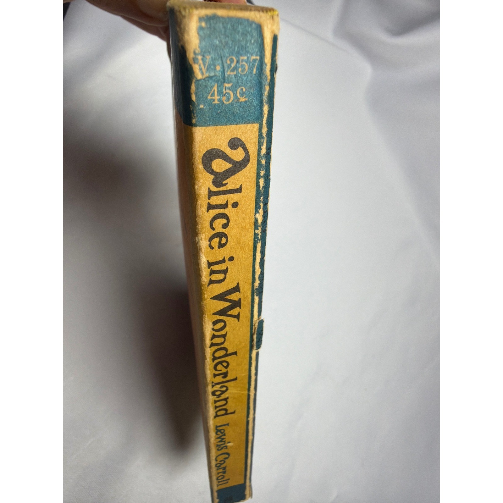 Washington Square Press Alice in Wonderland Lewis Carroll Book Vintage 1962 Blue