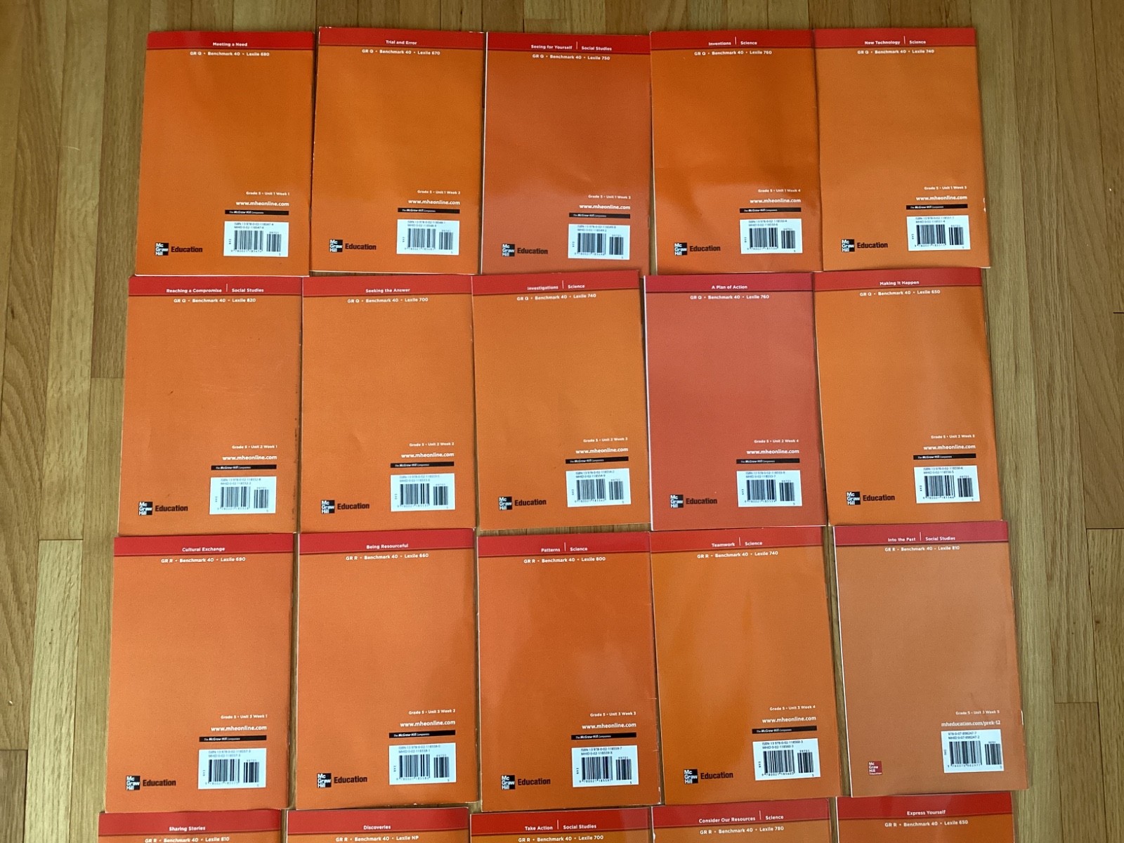 MCGRAW HILL WONDERS LEVELED READERS / GRADE 5 / APPROACHING / 30 BOOKS