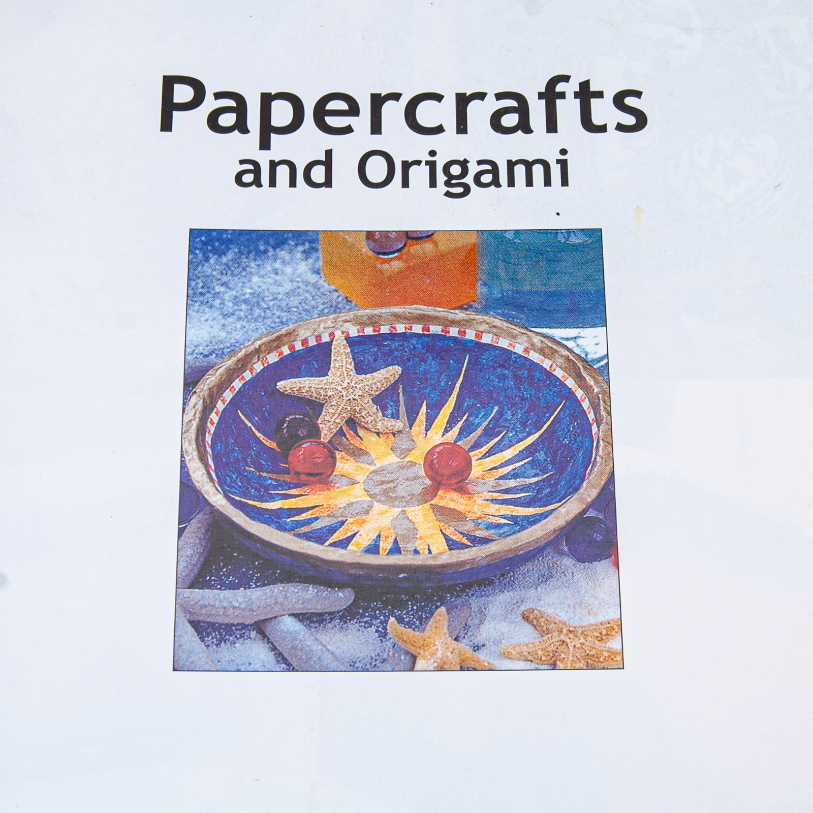 Papercrafts and Origami, Crafting, Softcover, 512 Pages, Hermes House 2002