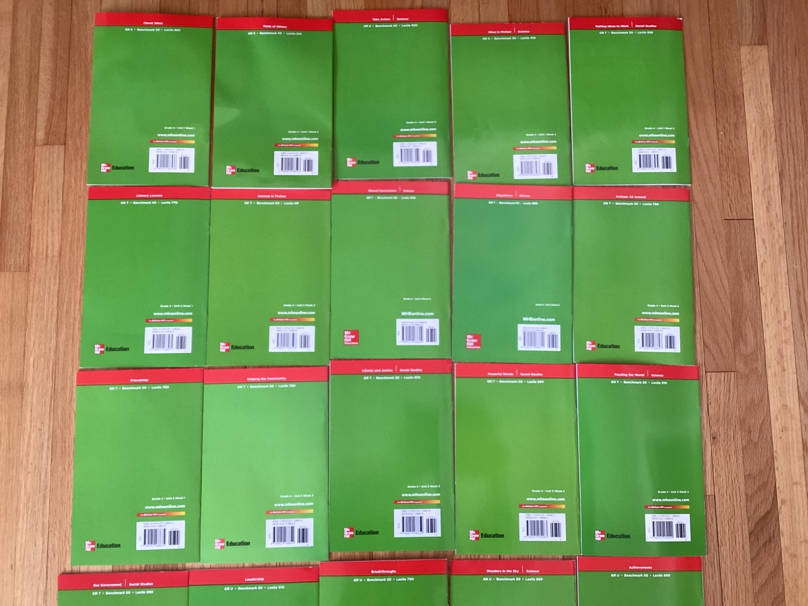 MCGRAW HILL WONDERS LEVELED READERS / GRADE 4 / BEYOND / 30 BOOKS