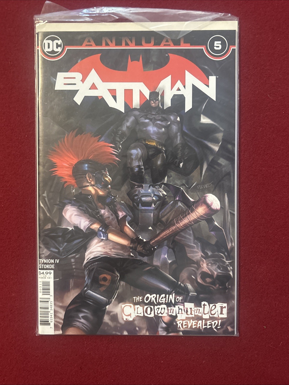 12 BATMAN Comics Annual & Books.