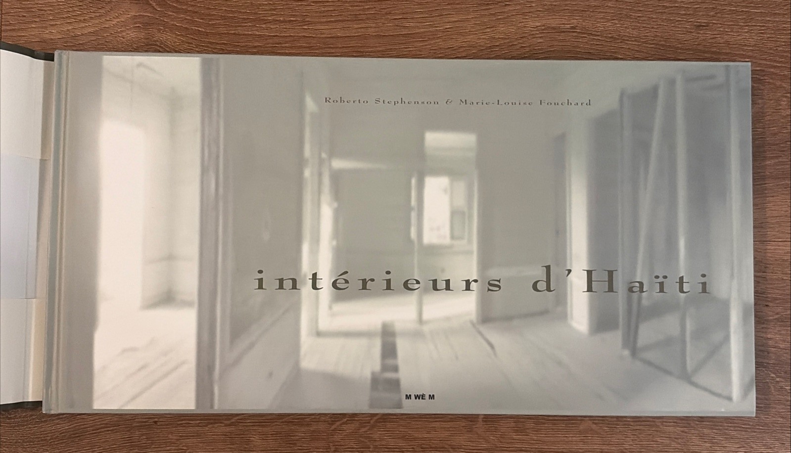 Interieurs d’Haiti Hardcover Architecture Book (French) by Roberto Stephenson
