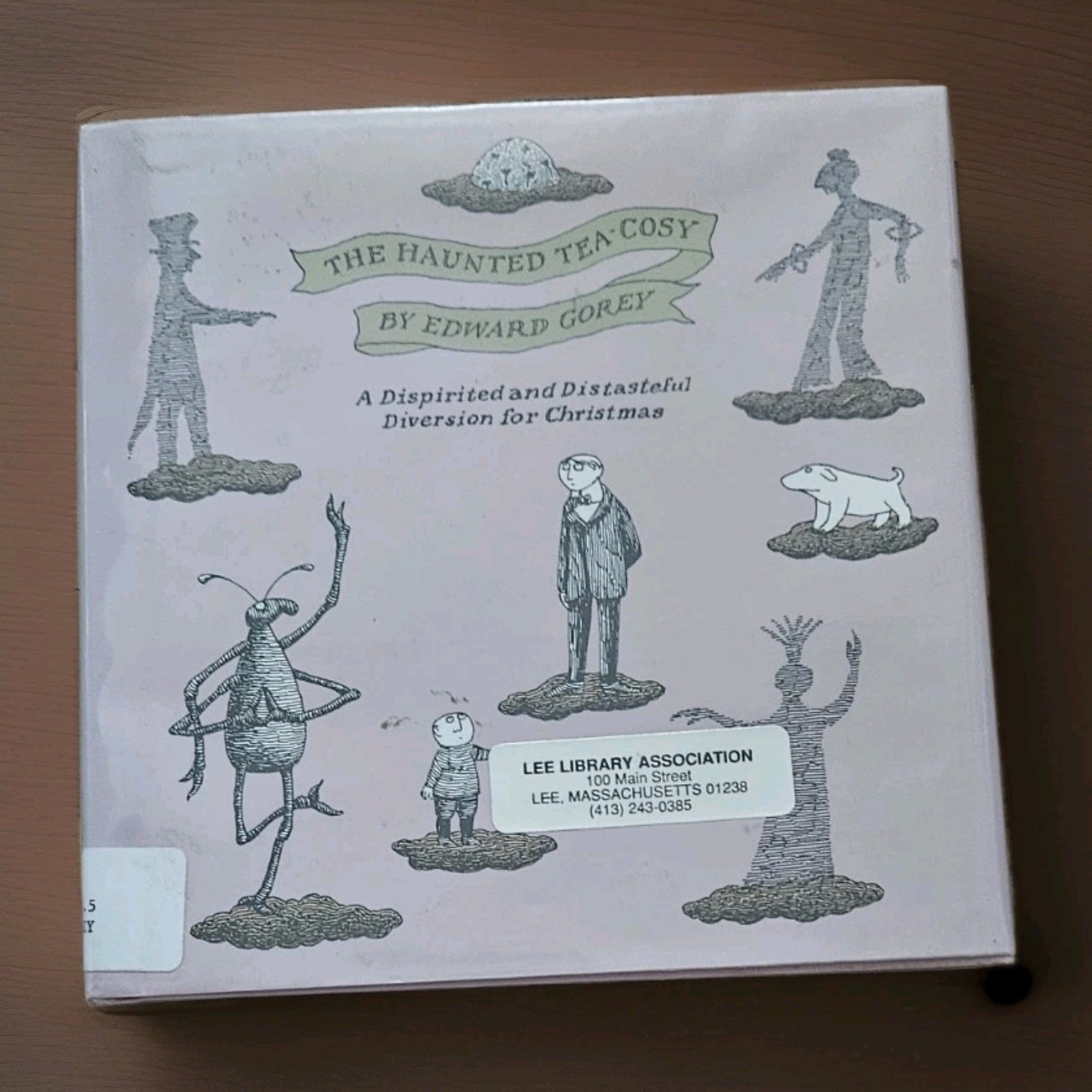 1997. 1st Edition Edward Gorey : The Hauned Tea-Cosy | ILLUST HCDJ In Clear Wrap